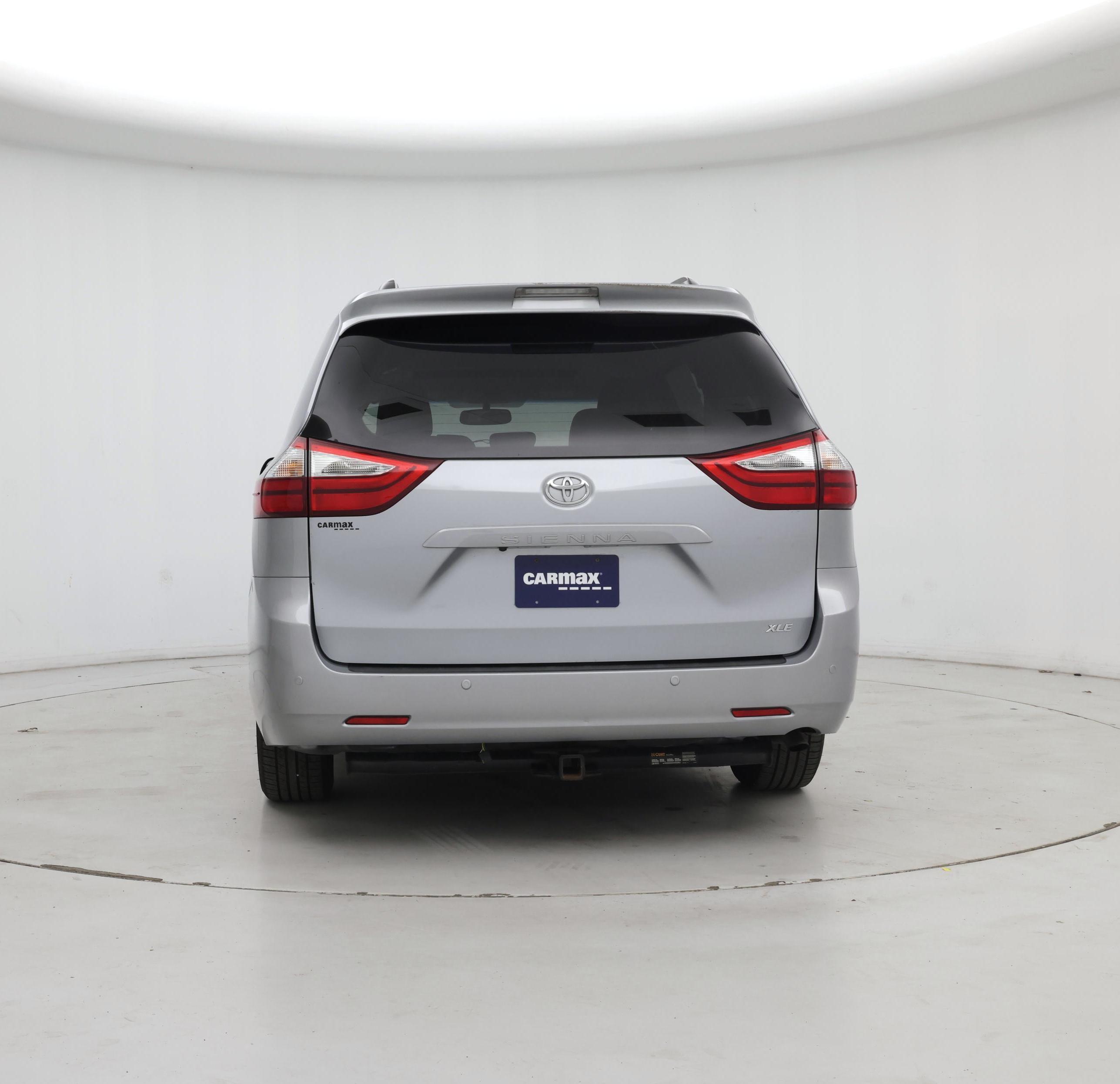 Thumbnail: 2017 Toyota Sienna - 6