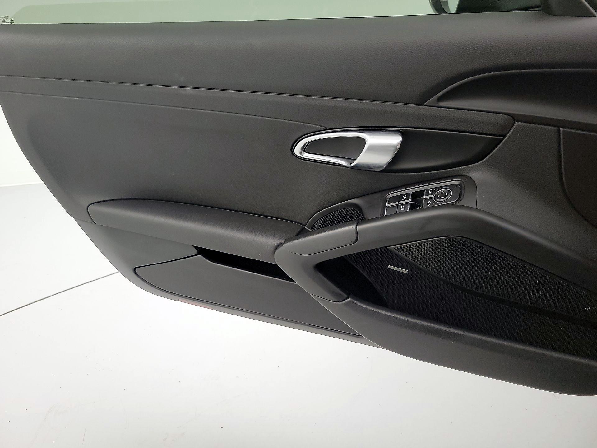 Thumbnail: 2018 Porsche 718 Cayman - 12