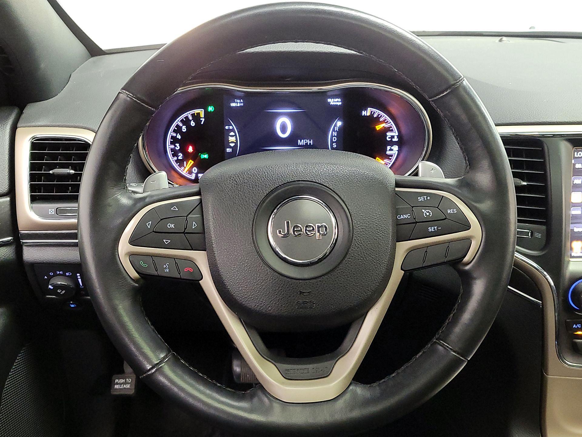 Thumbnail: 2015 Jeep Grand Cherokee - 10