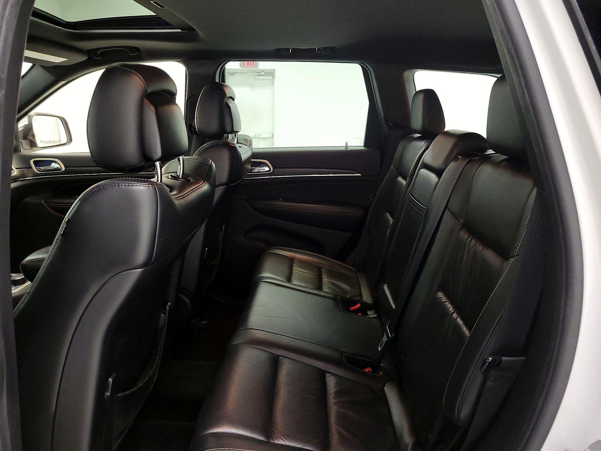 Thumbnail: 2015 Jeep Grand Cherokee - 20