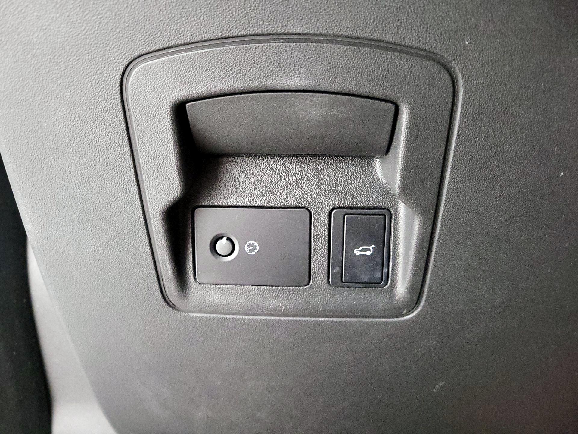 Thumbnail: 2023 Land Rover Range Rover Velar - 13