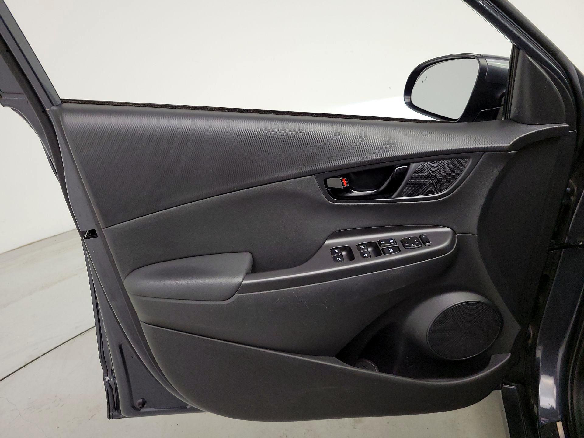Thumbnail: 2018 Hyundai Kona - 12