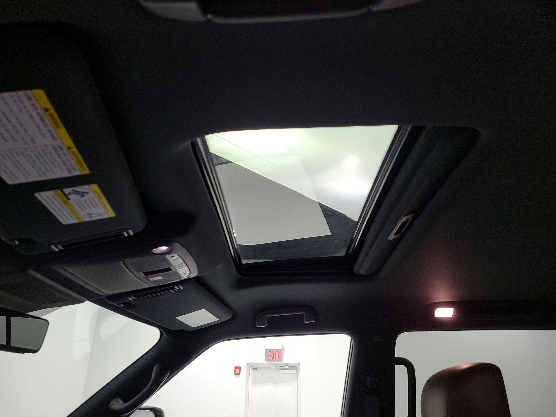 Thumbnail: 2020 Nissan Armada - 20