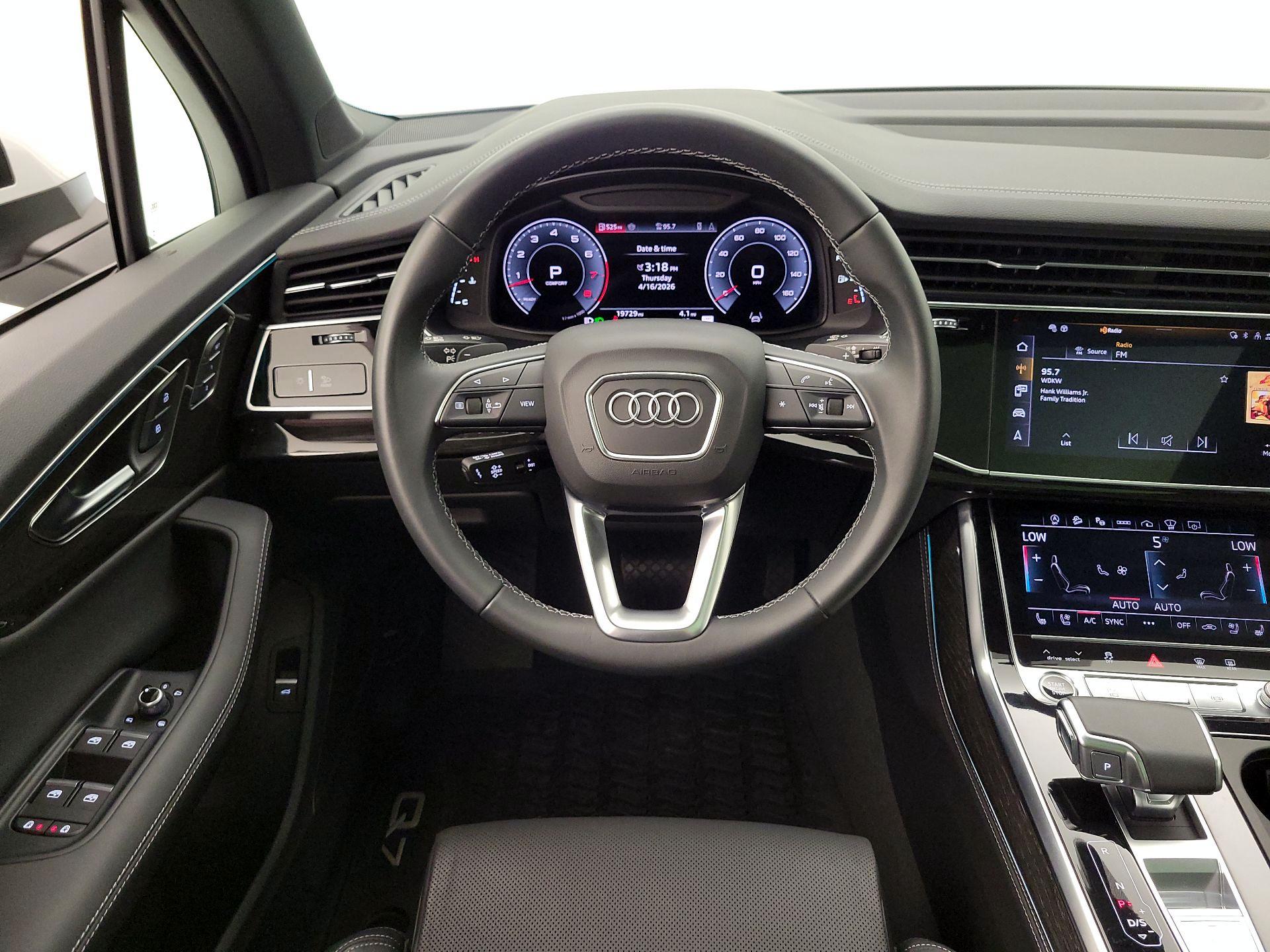 Thumbnail: 2025 Audi Q7 - 10