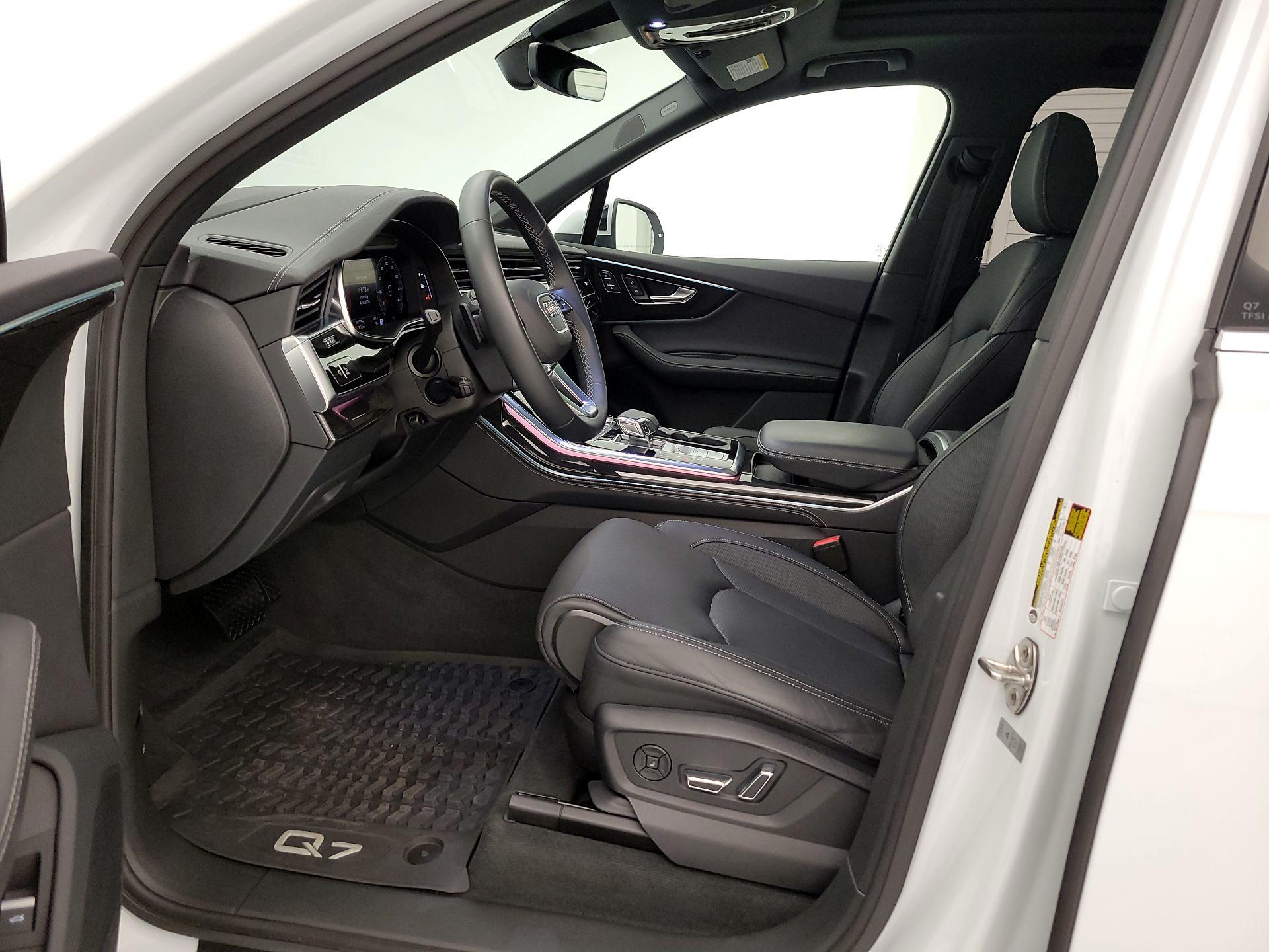 Thumbnail: 2025 Audi Q7 - 11