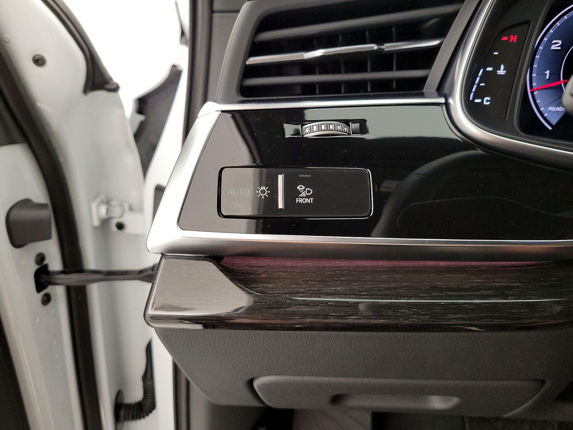 Thumbnail: 2025 Audi Q7 - 13