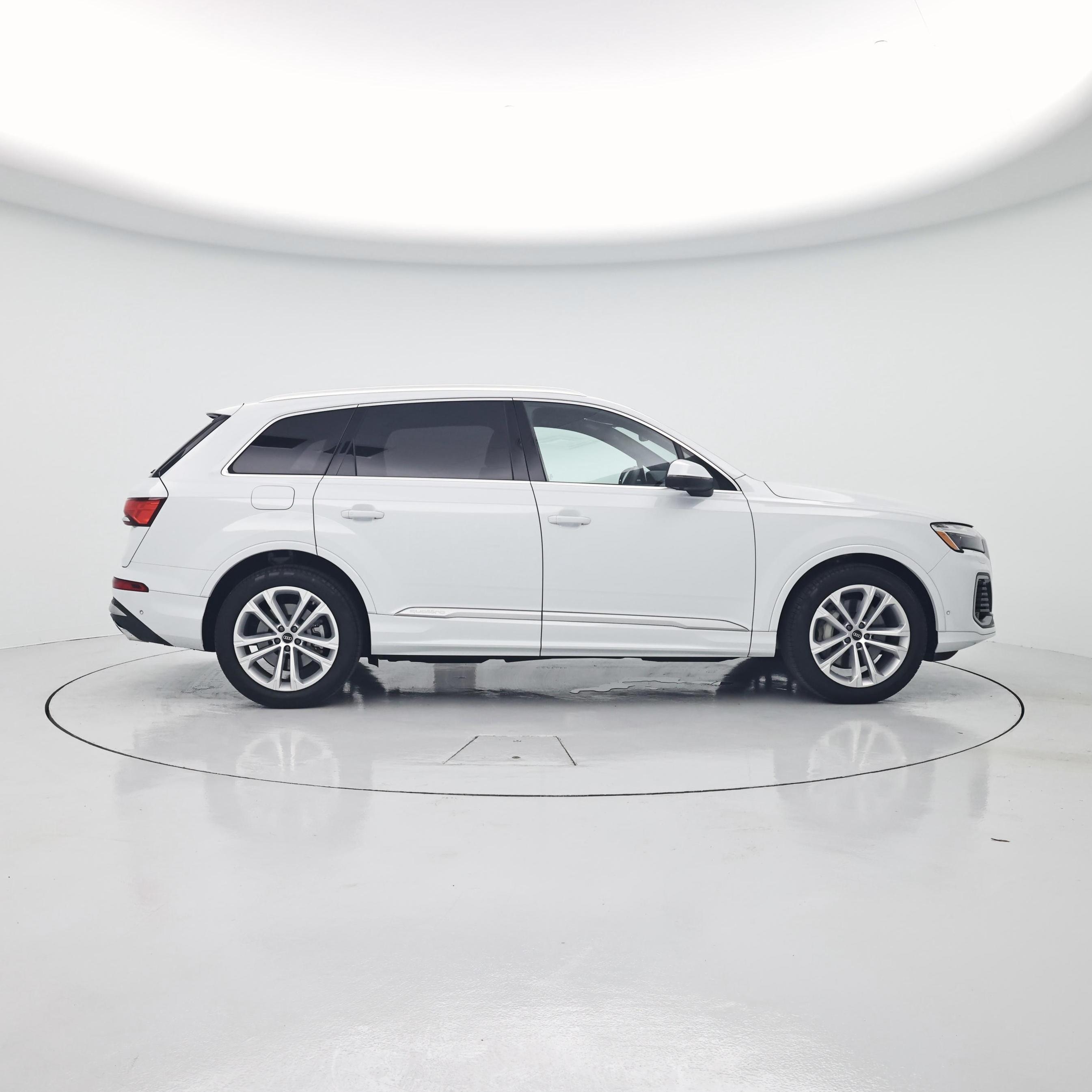 Thumbnail: 2025 Audi Q7 - 7