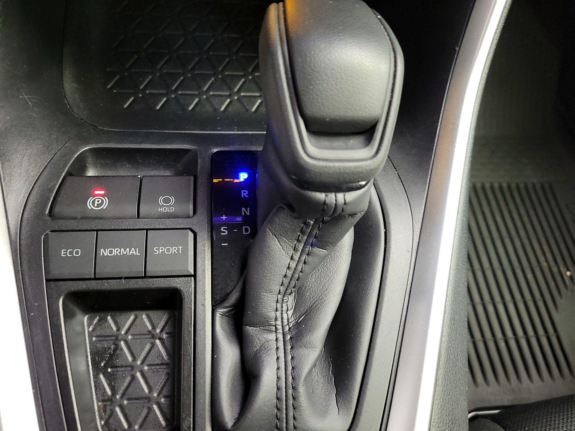 Thumbnail: 2024 Toyota RAV4 - 18