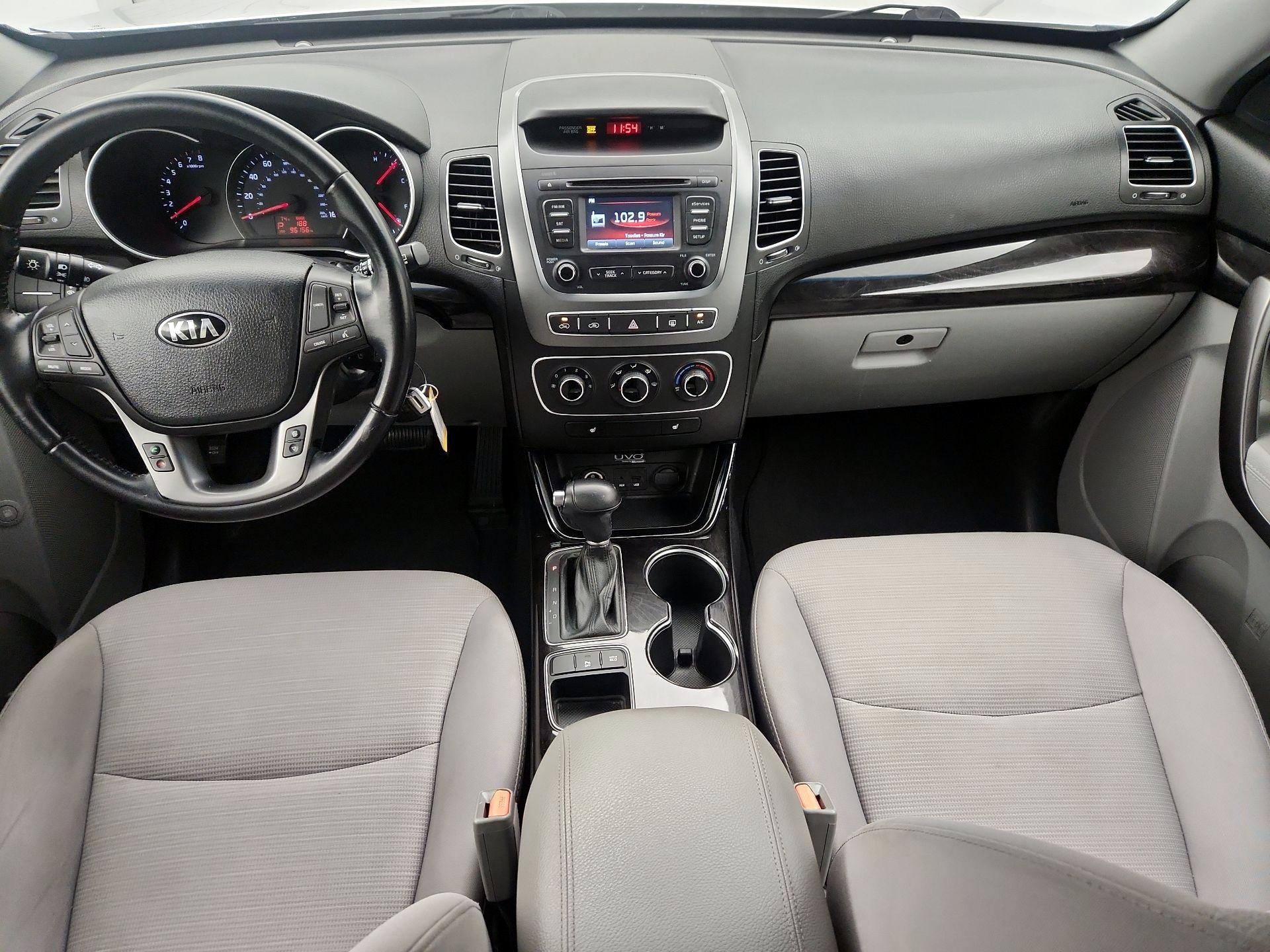 Thumbnail: 2015 Kia Sorento - 9