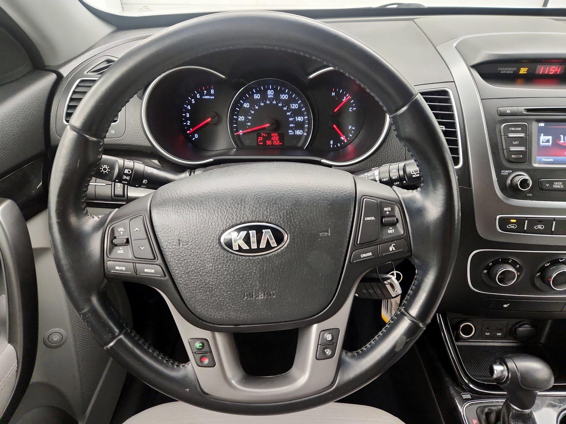 Thumbnail: 2015 Kia Sorento - 10