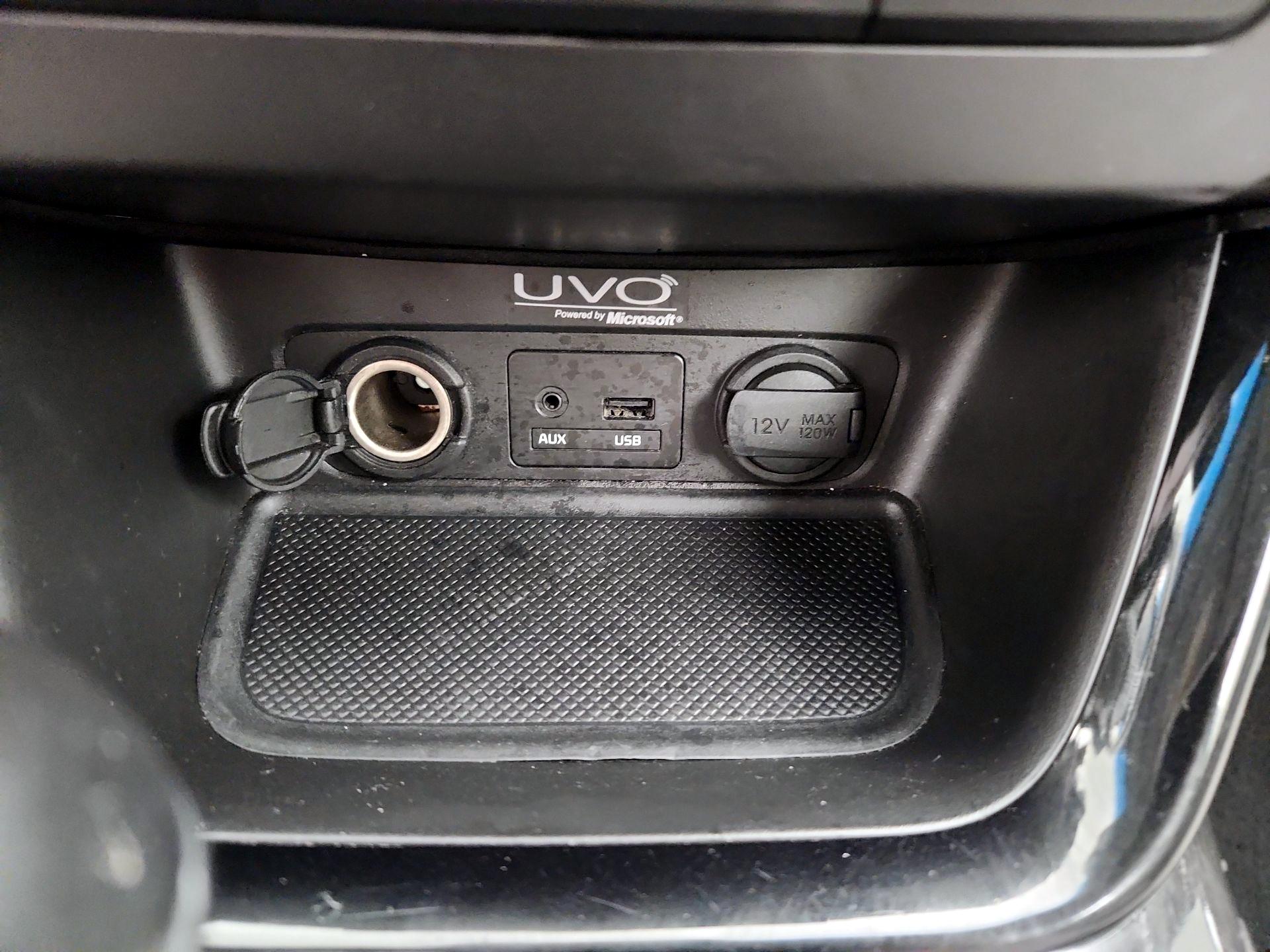 Thumbnail: 2015 Kia Sorento - 18