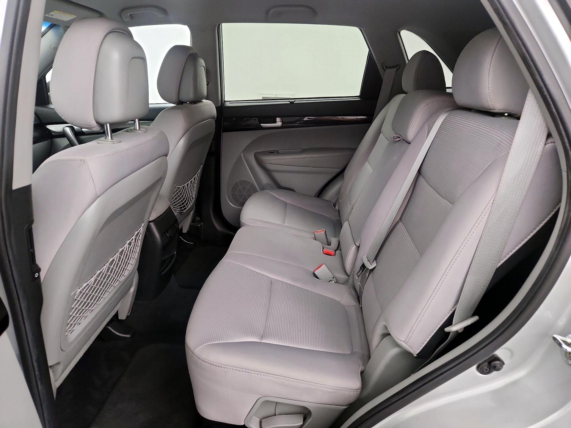Thumbnail: 2015 Kia Sorento - 19