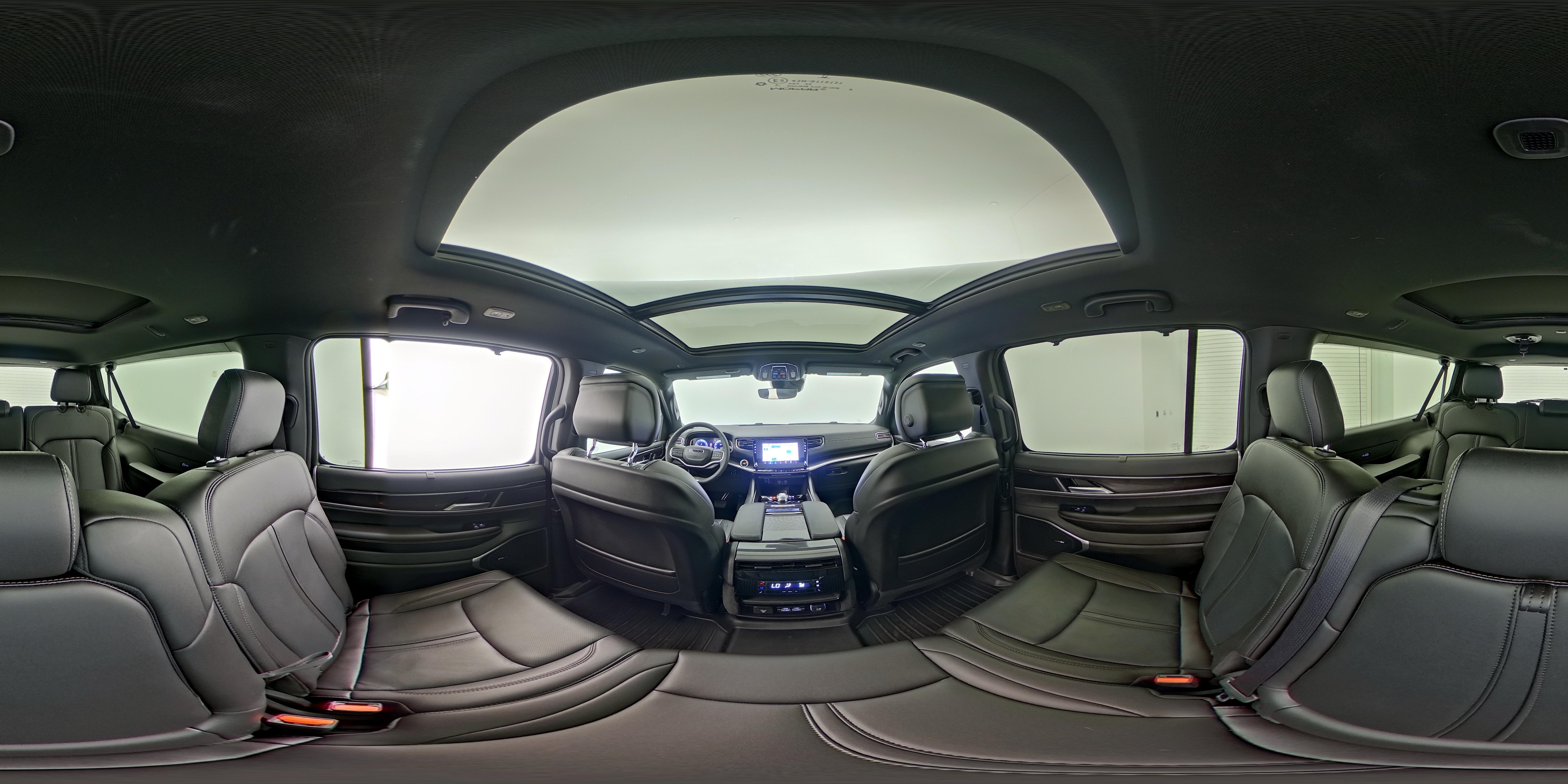 2024 Jeep Wagoneer L Series I - Photo 30