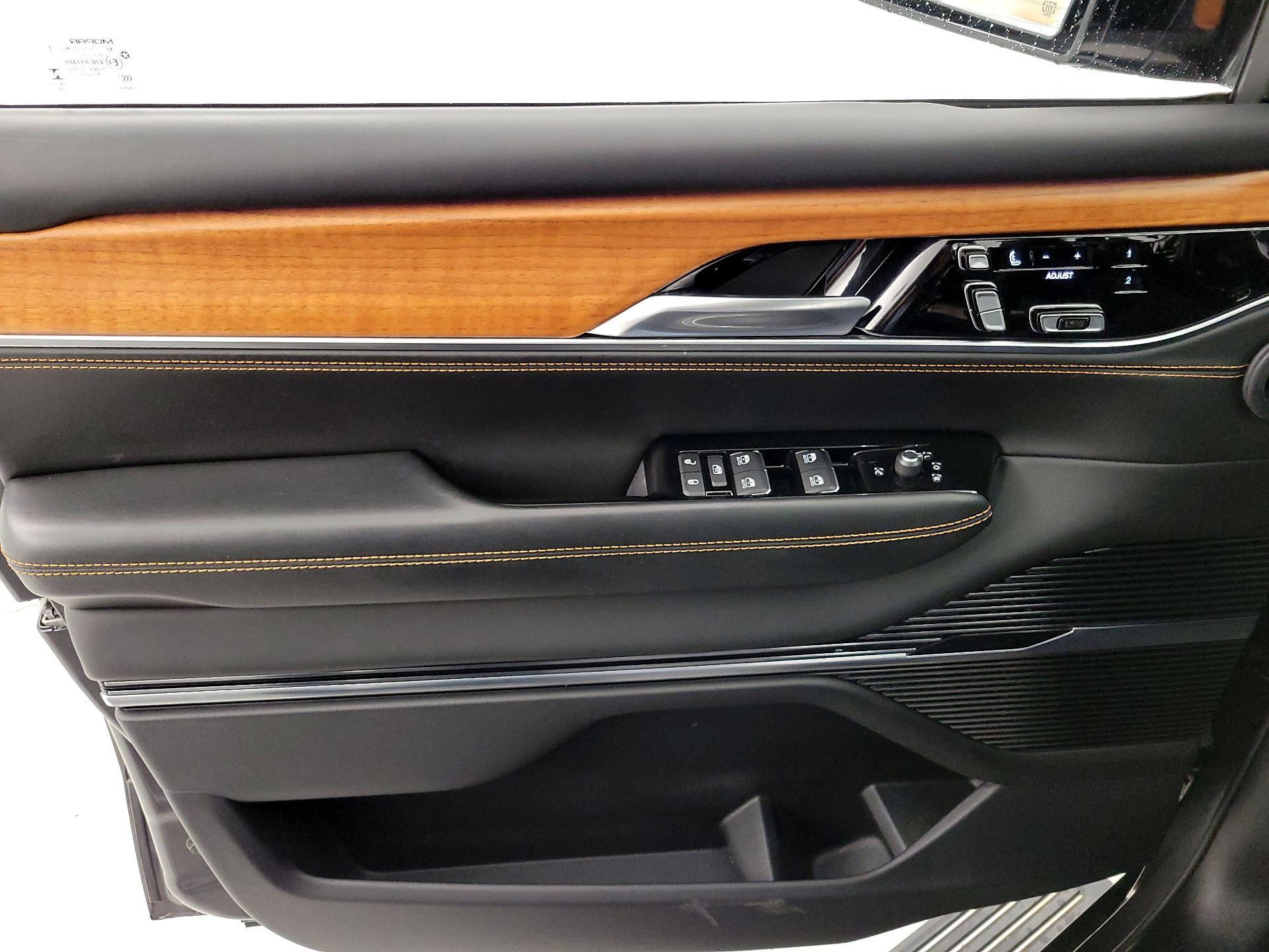 Thumbnail: 2022 Jeep Grand Wagoneer - 12