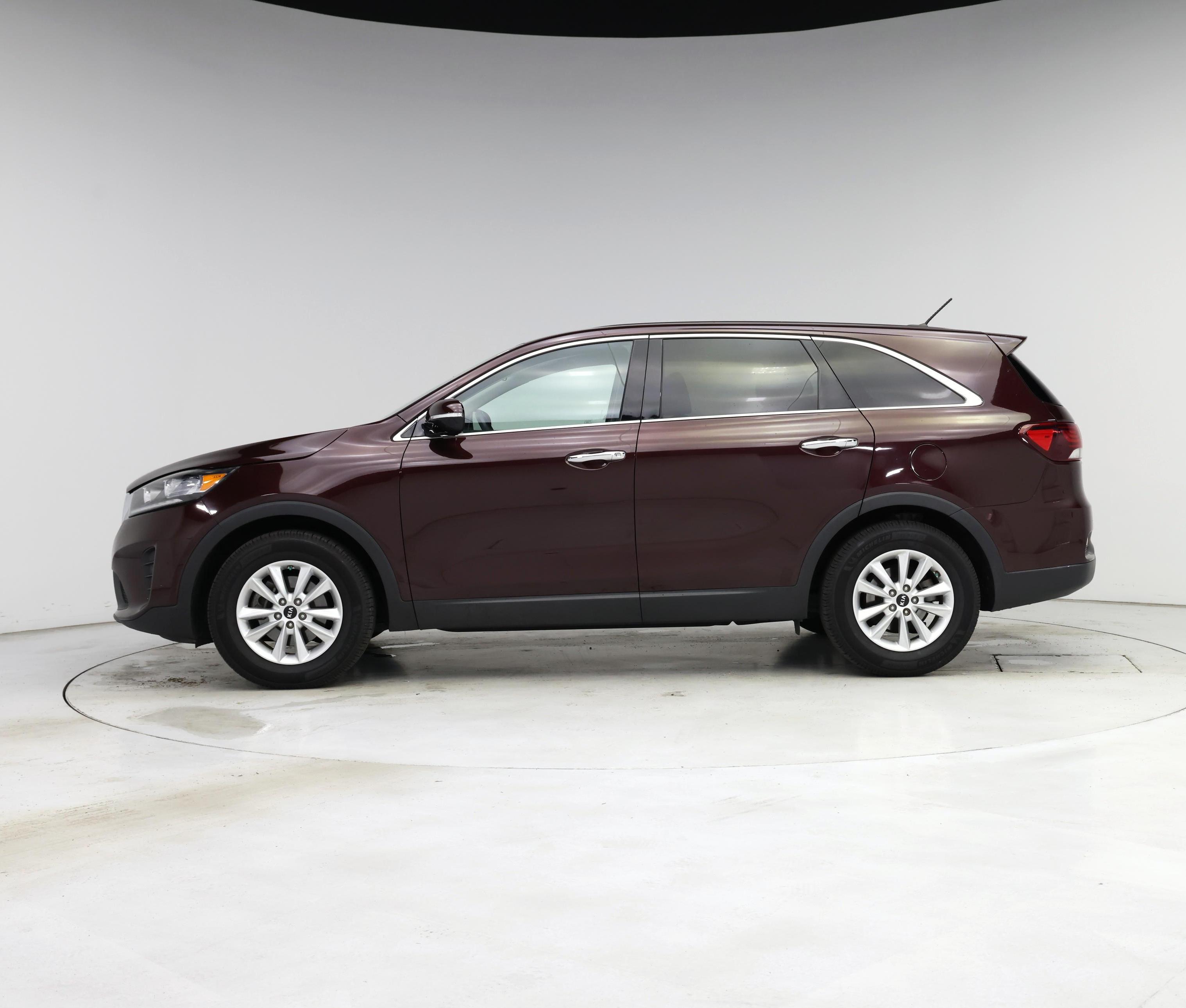Thumbnail: 2019 Kia Sorento - 3