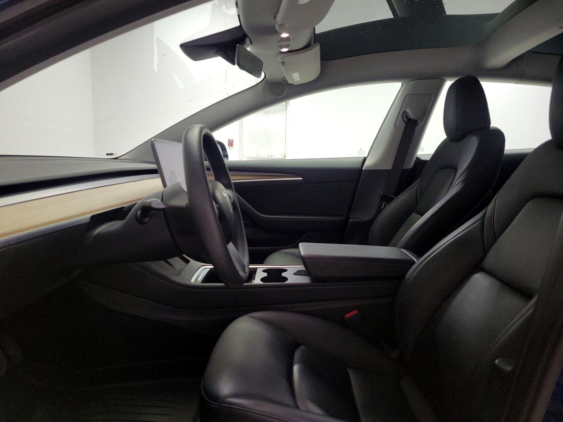 Thumbnail: 2023 Tesla Model 3 - 11