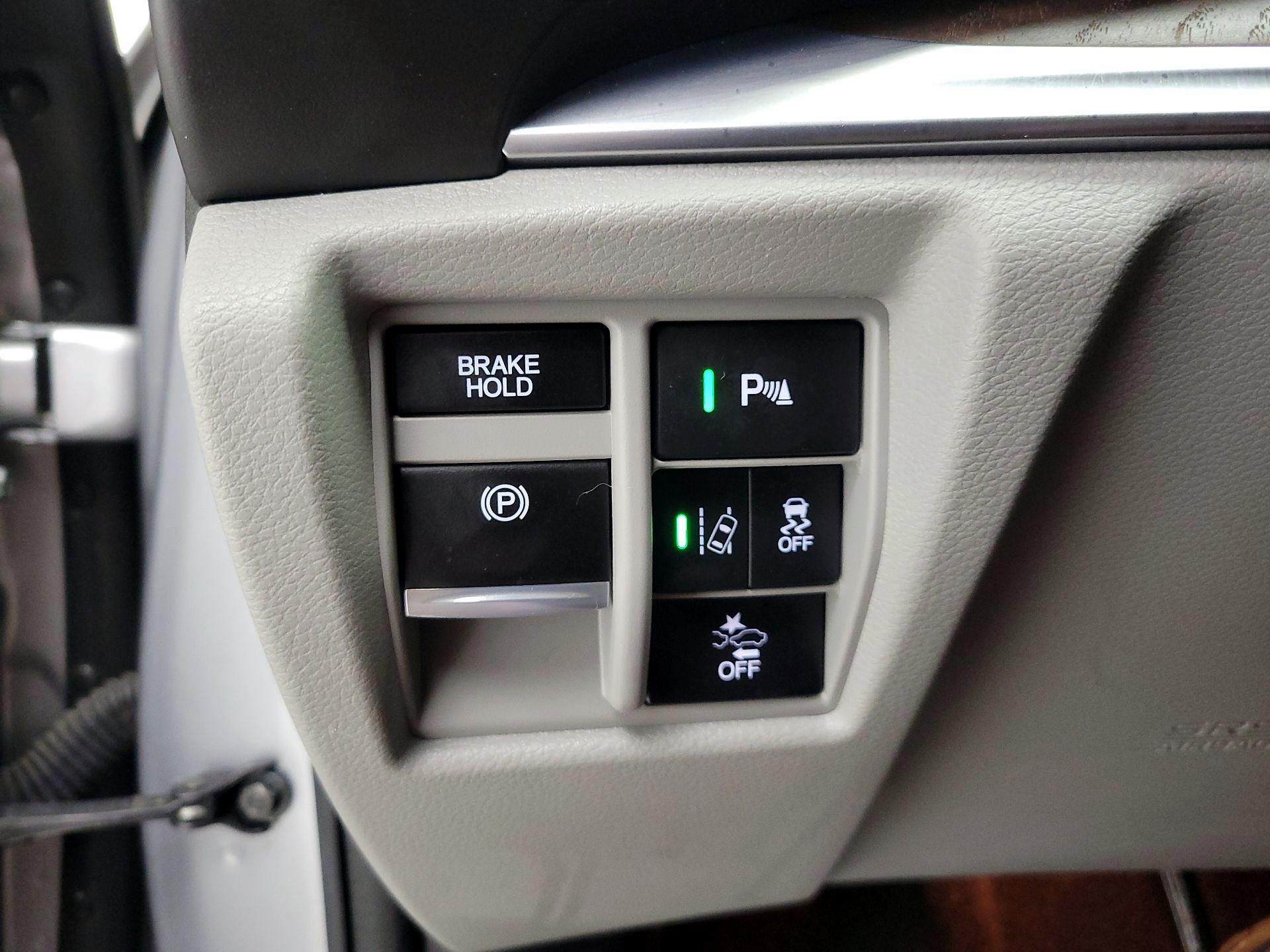 Thumbnail: 2020 Acura MDX - 13