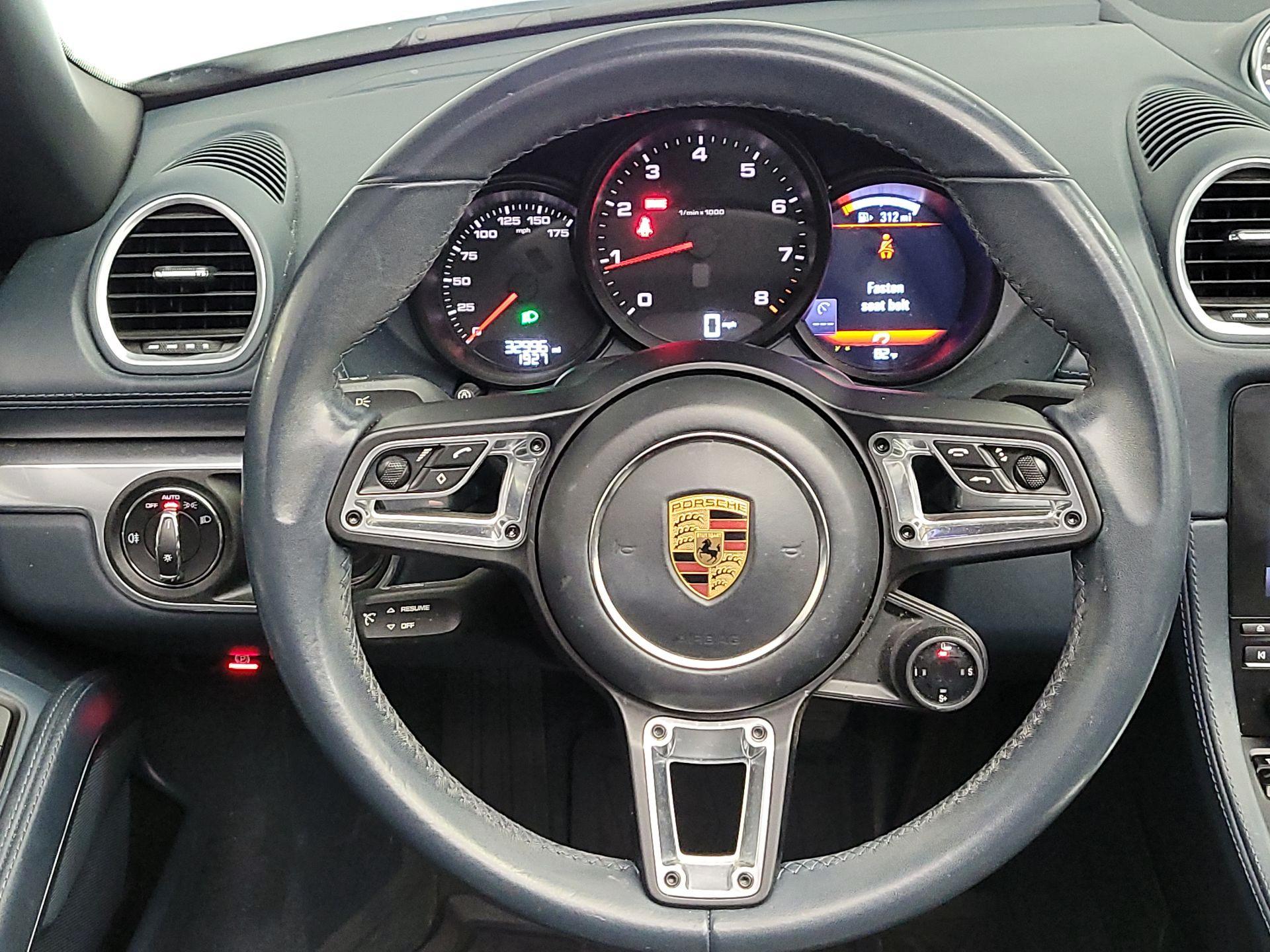 Thumbnail: 2022 Porsche 718 Boxster - 10