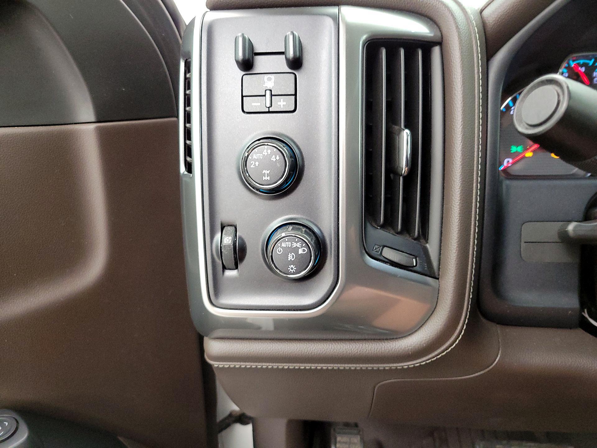 Thumbnail: 2016 Chevrolet Silverado 1500 - 13