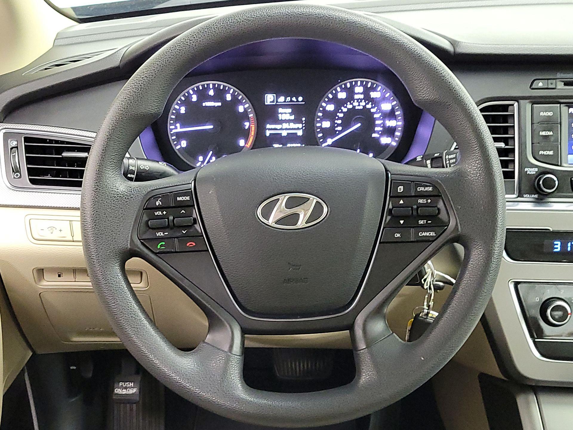Thumbnail: 2015 Hyundai Sonata - 10