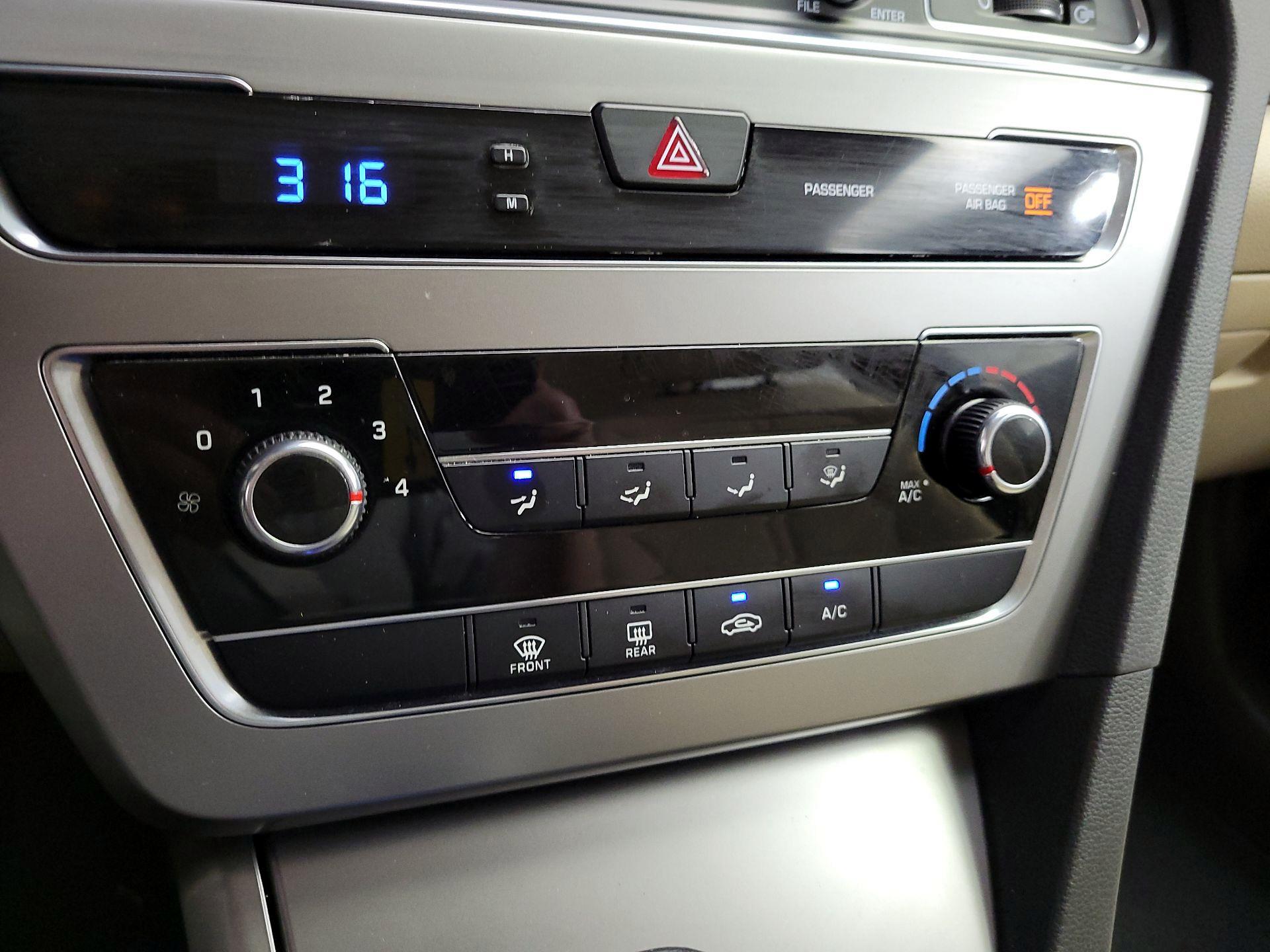 Thumbnail: 2015 Hyundai Sonata - 16