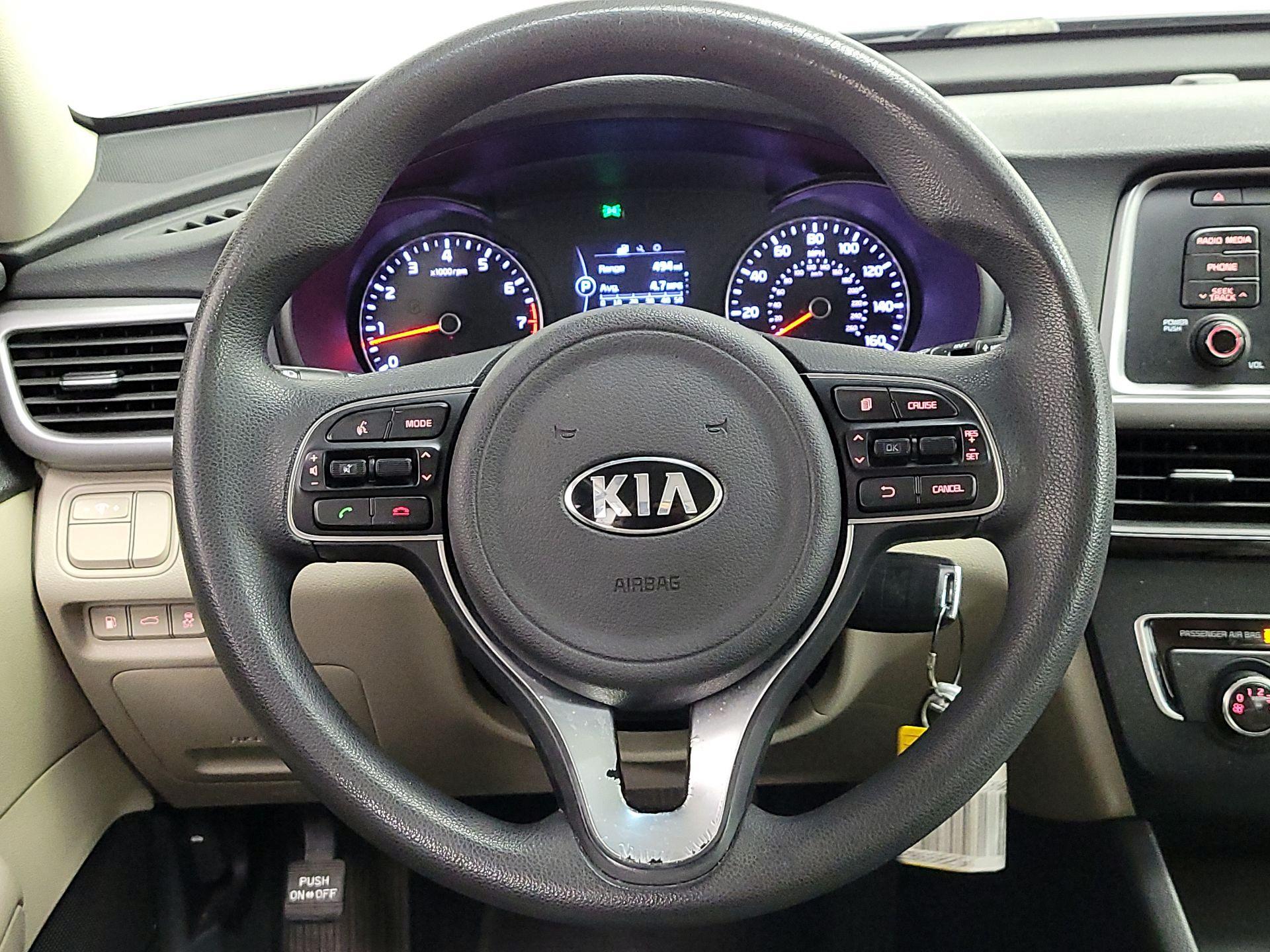 Thumbnail: 2016 Kia Optima - 10