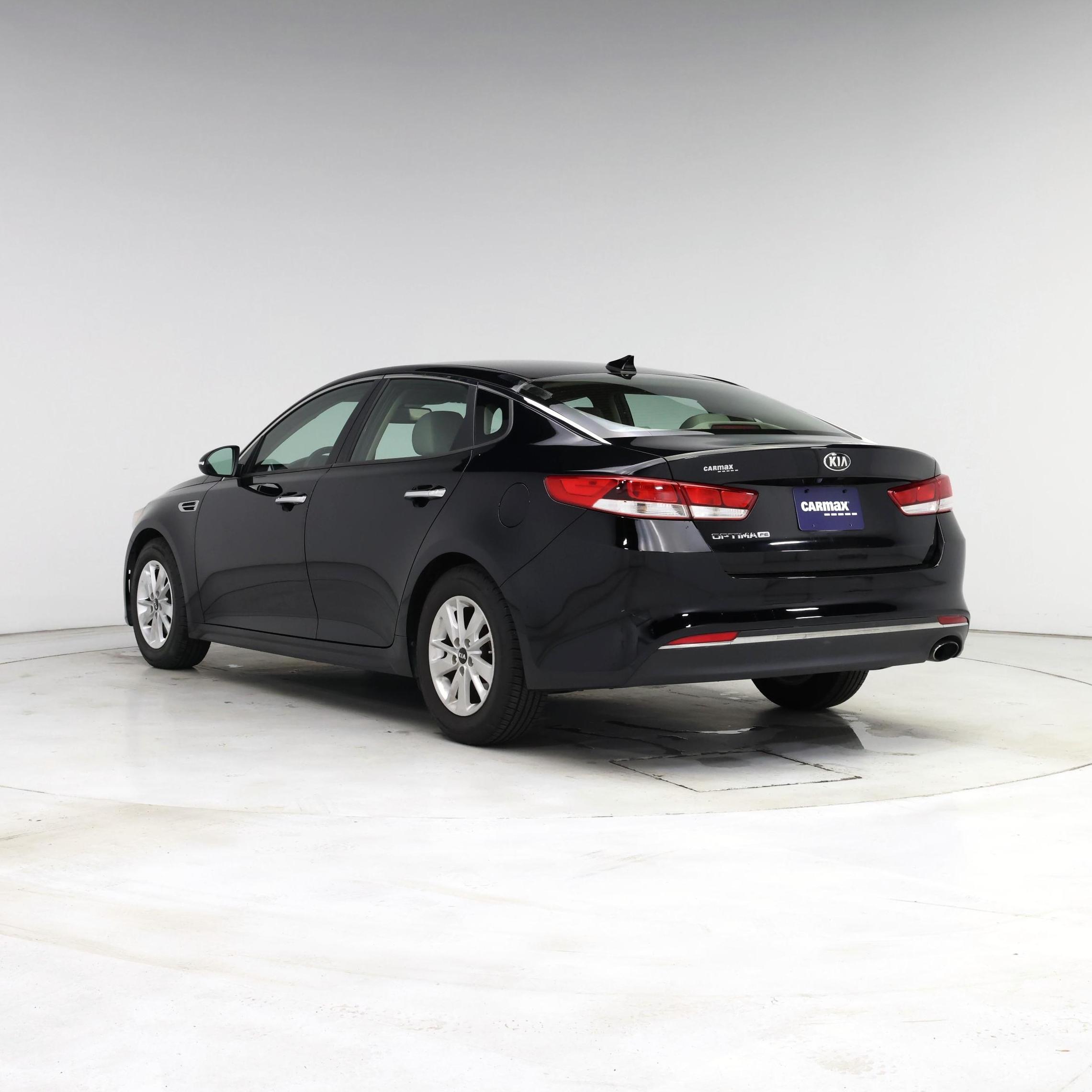 Thumbnail: 2016 Kia Optima - 2