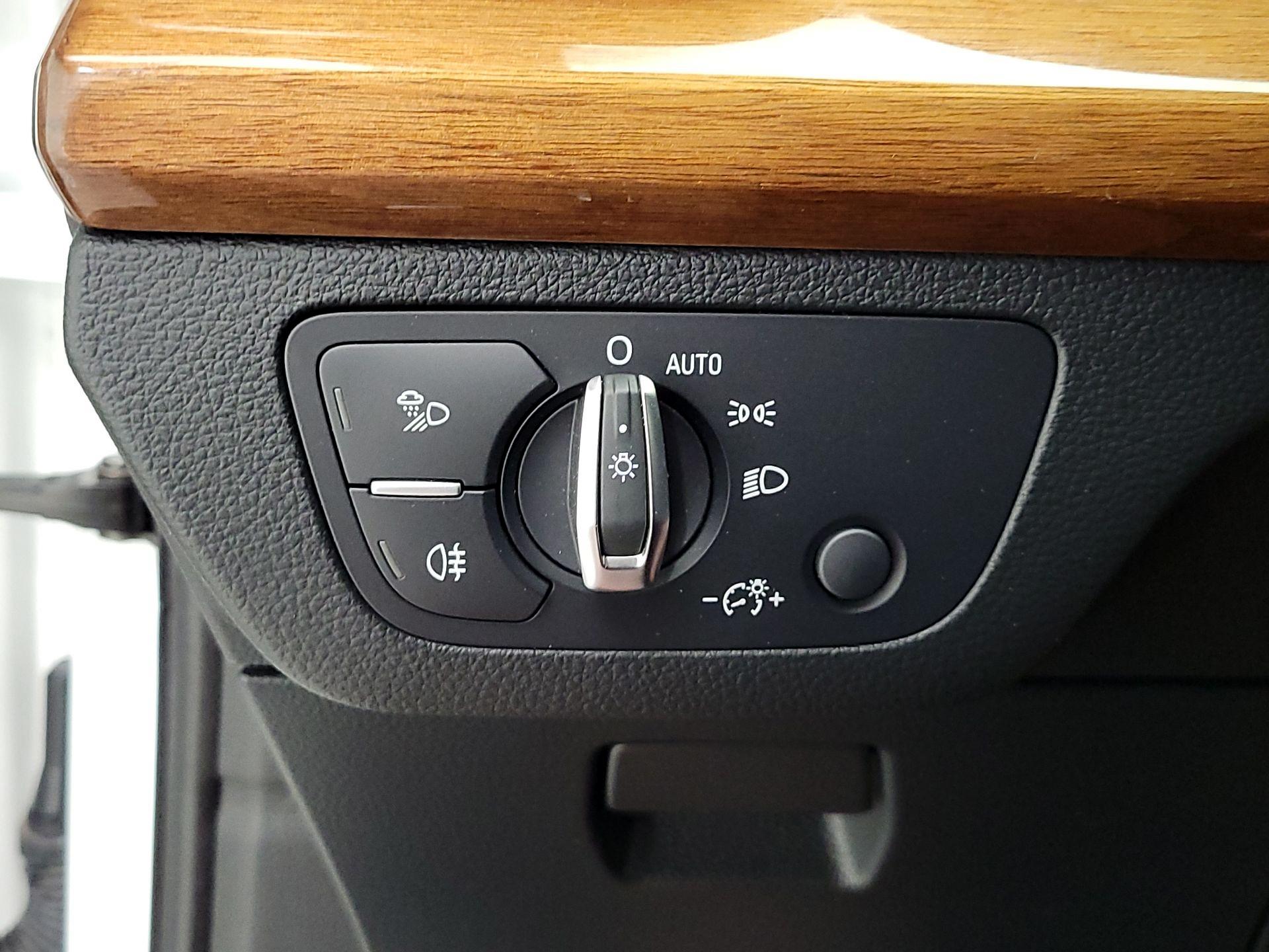 Thumbnail: 2021 Audi Q5 - 13