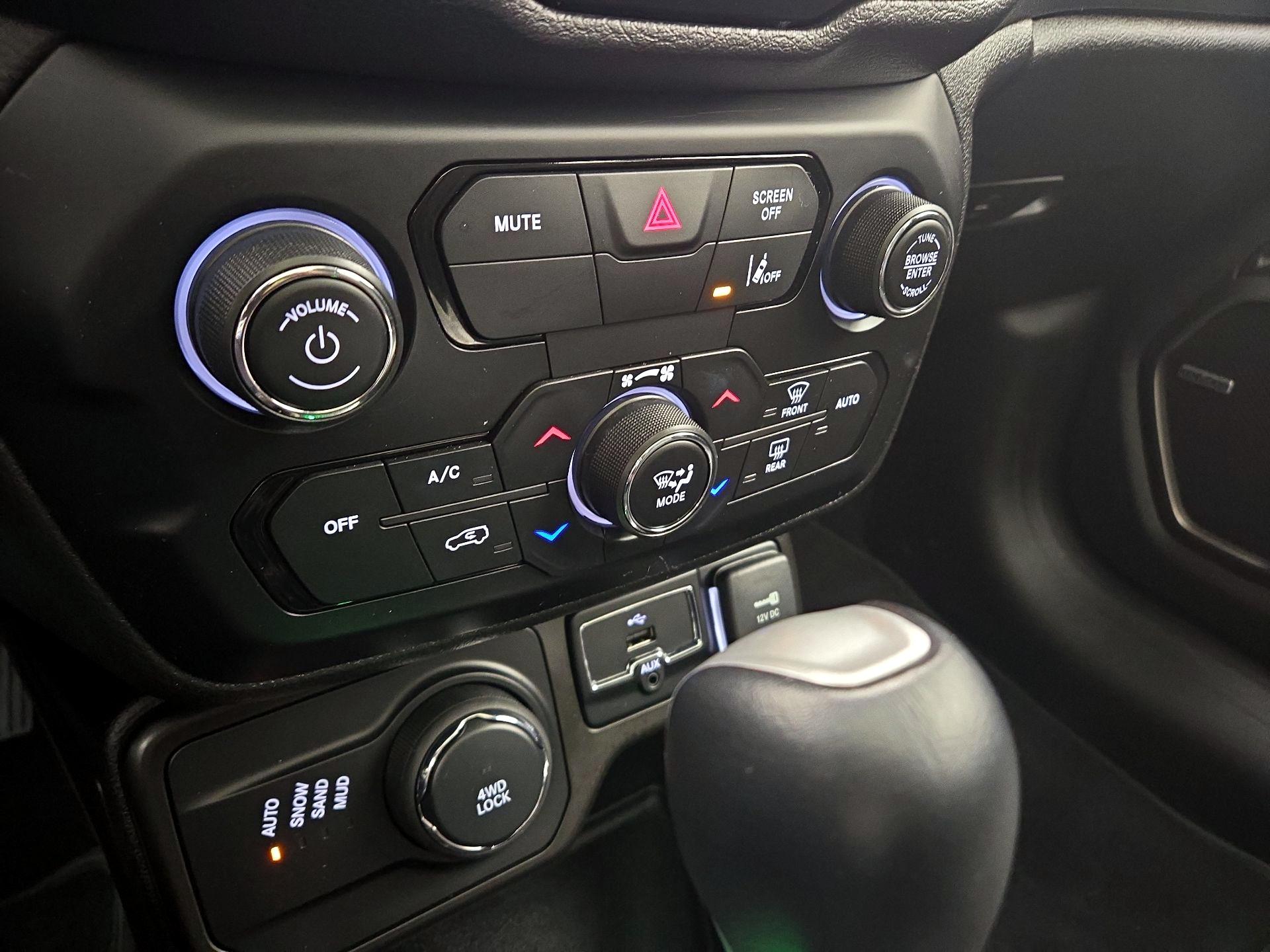 Thumbnail: 2021 Jeep Renegade - 16