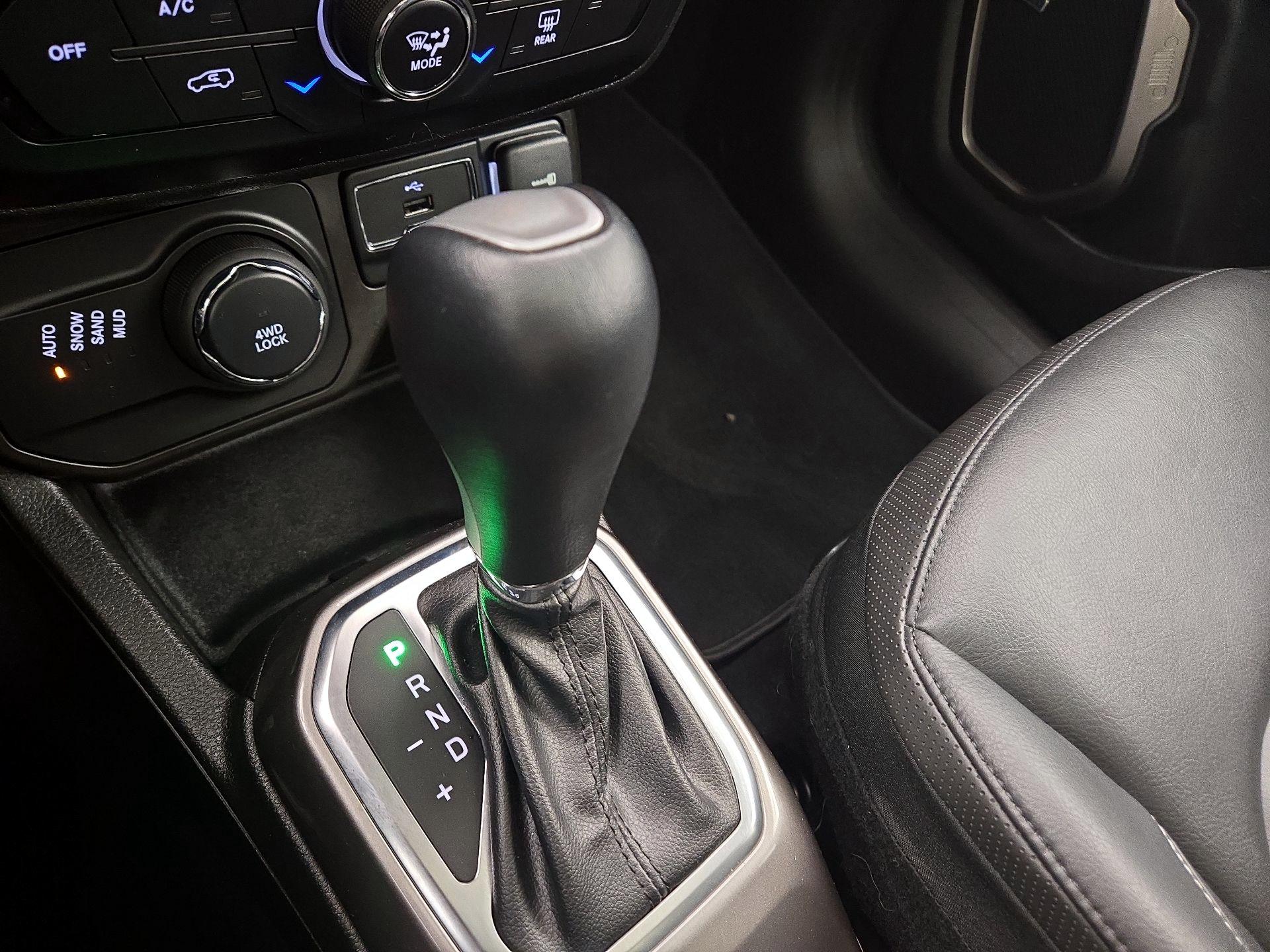 Thumbnail: 2021 Jeep Renegade - 17