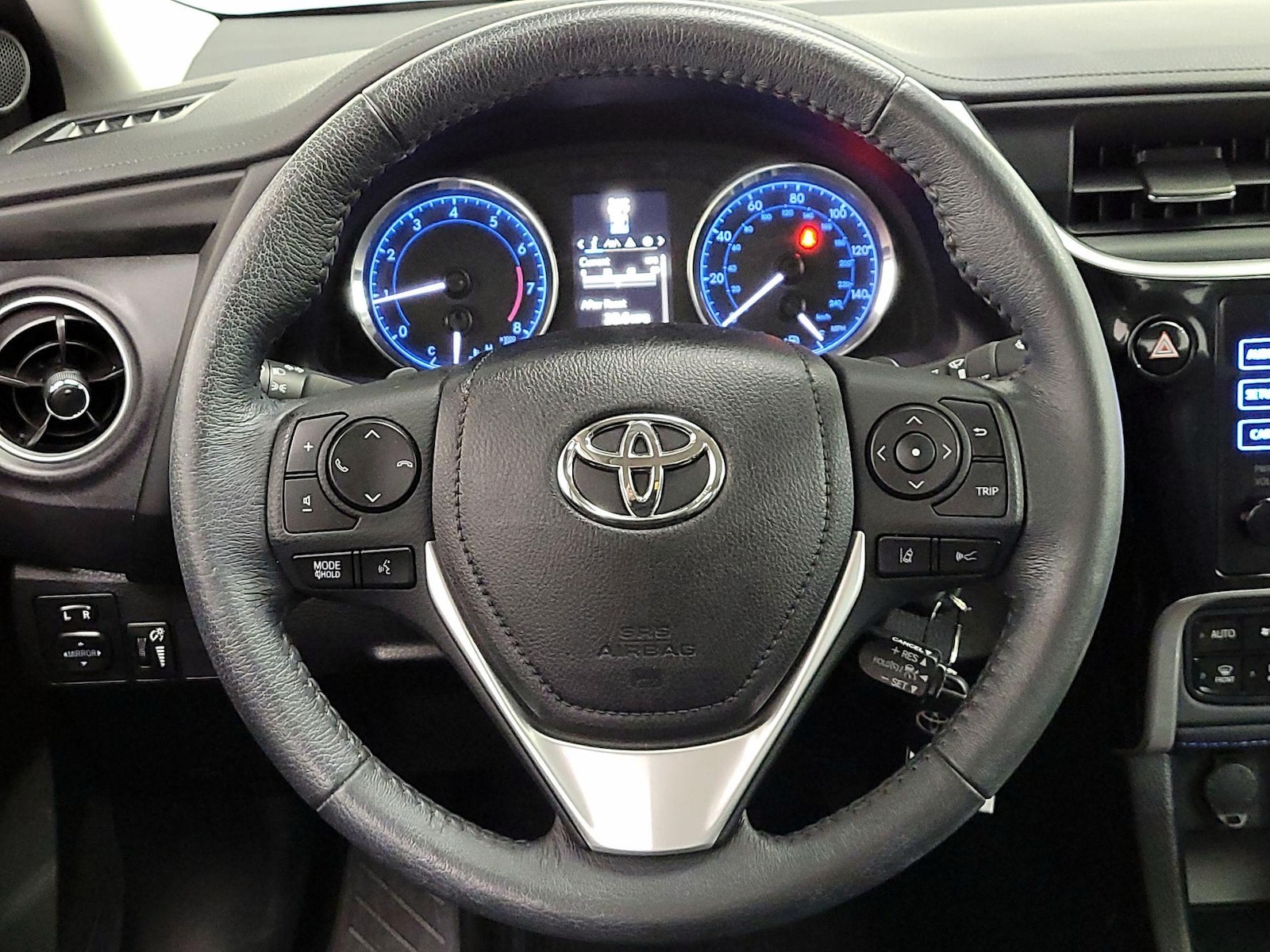 2017 Toyota Corolla SE - Photo 11
