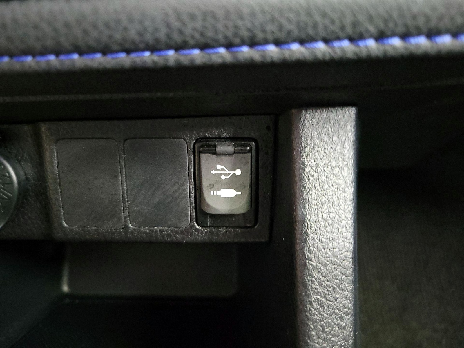 2017 Toyota Corolla SE - Photo 19