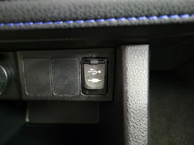 USB/AUX Ports