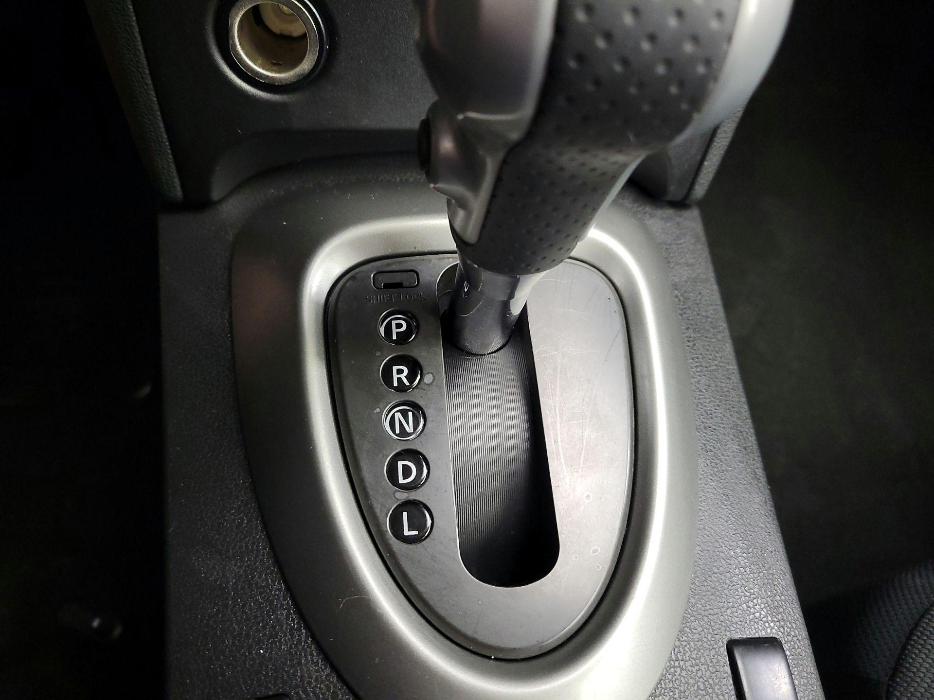 Thumbnail: 2015 Nissan Rogue - 16