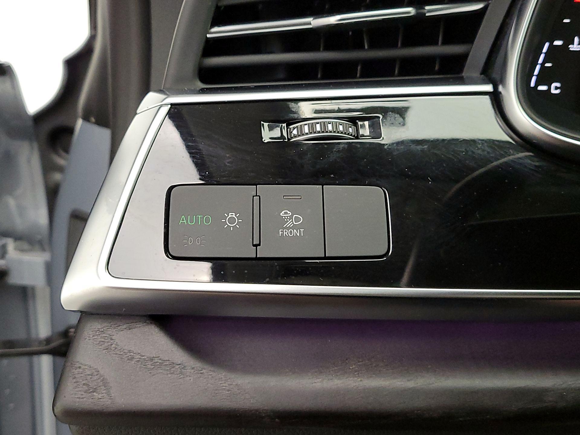 Thumbnail: 2023 Audi Q8 - 13