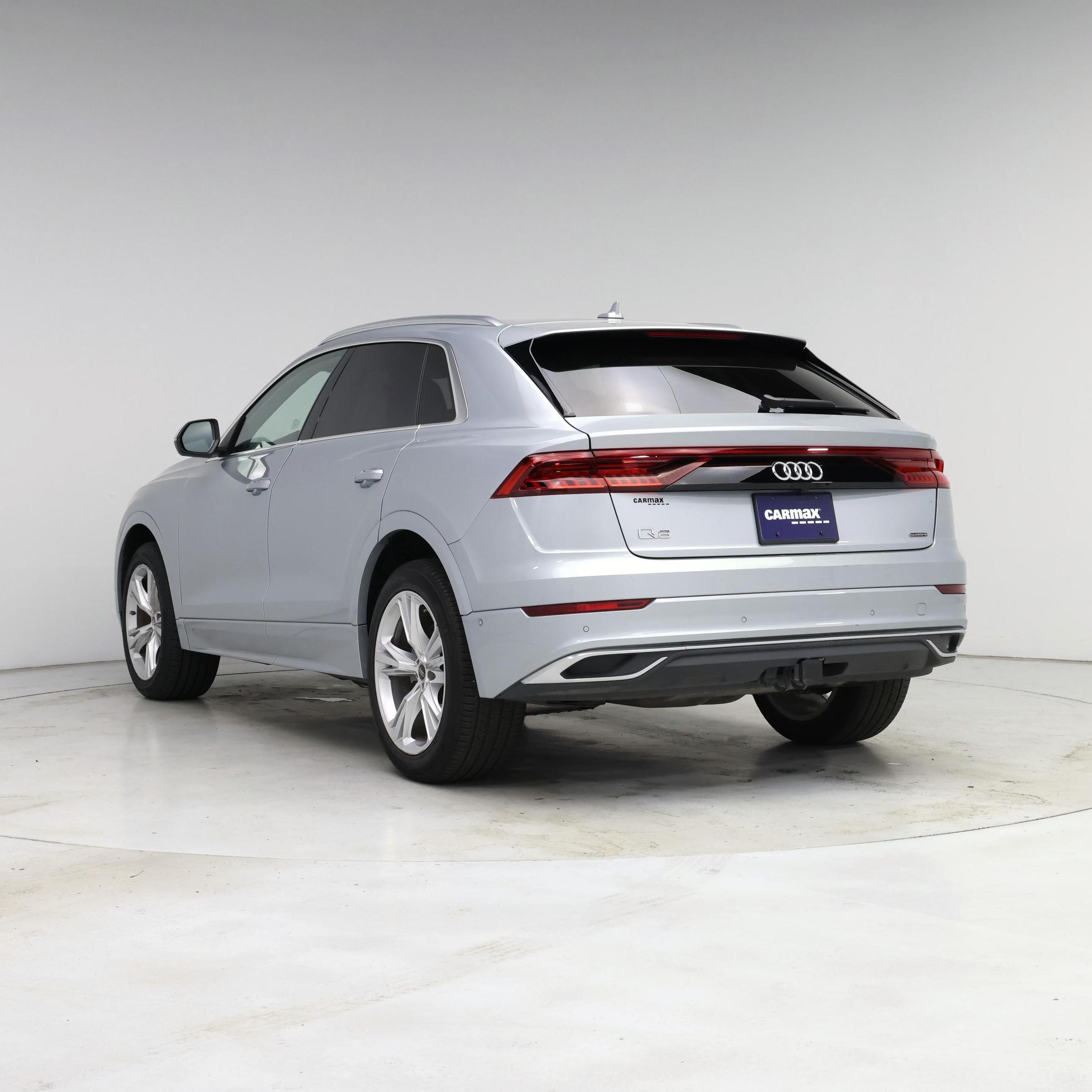 Thumbnail: 2023 Audi Q8 - 2