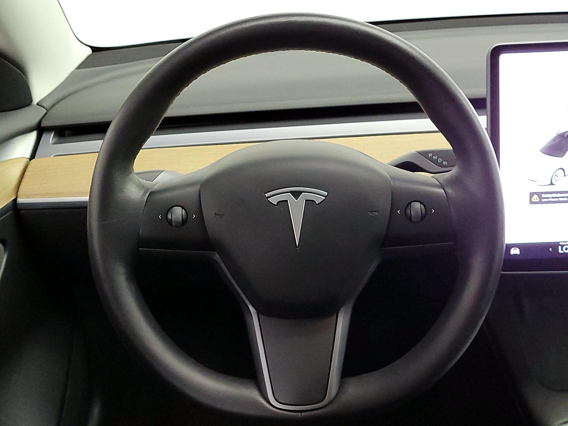 Thumbnail: 2021 Tesla Model 3 - 10