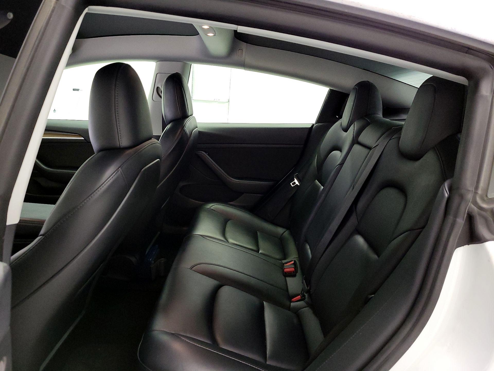 Thumbnail: 2021 Tesla Model 3 - 19
