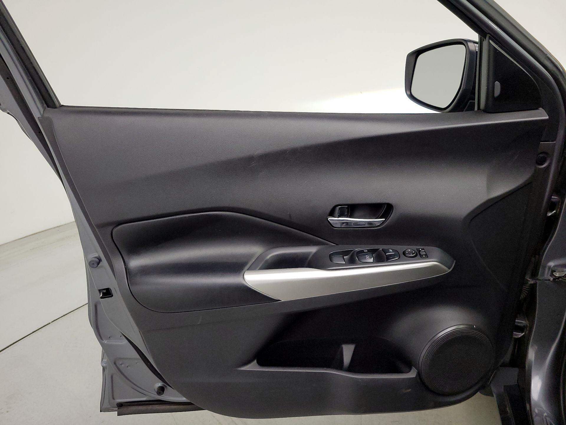 Thumbnail: 2019 Nissan Kicks - 12