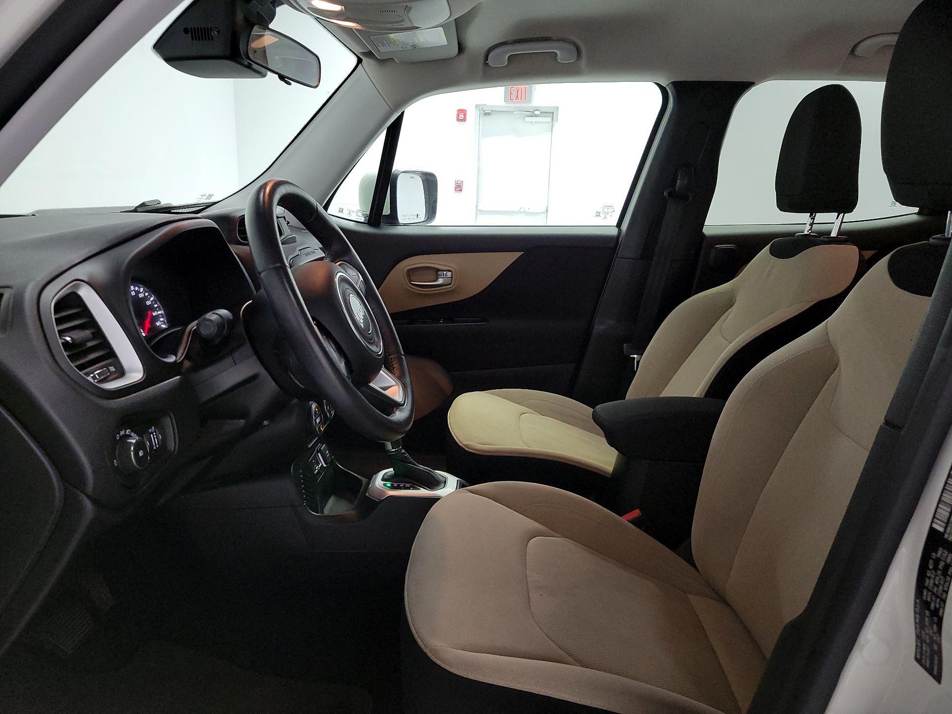 Thumbnail: 2015 Jeep Renegade - 11