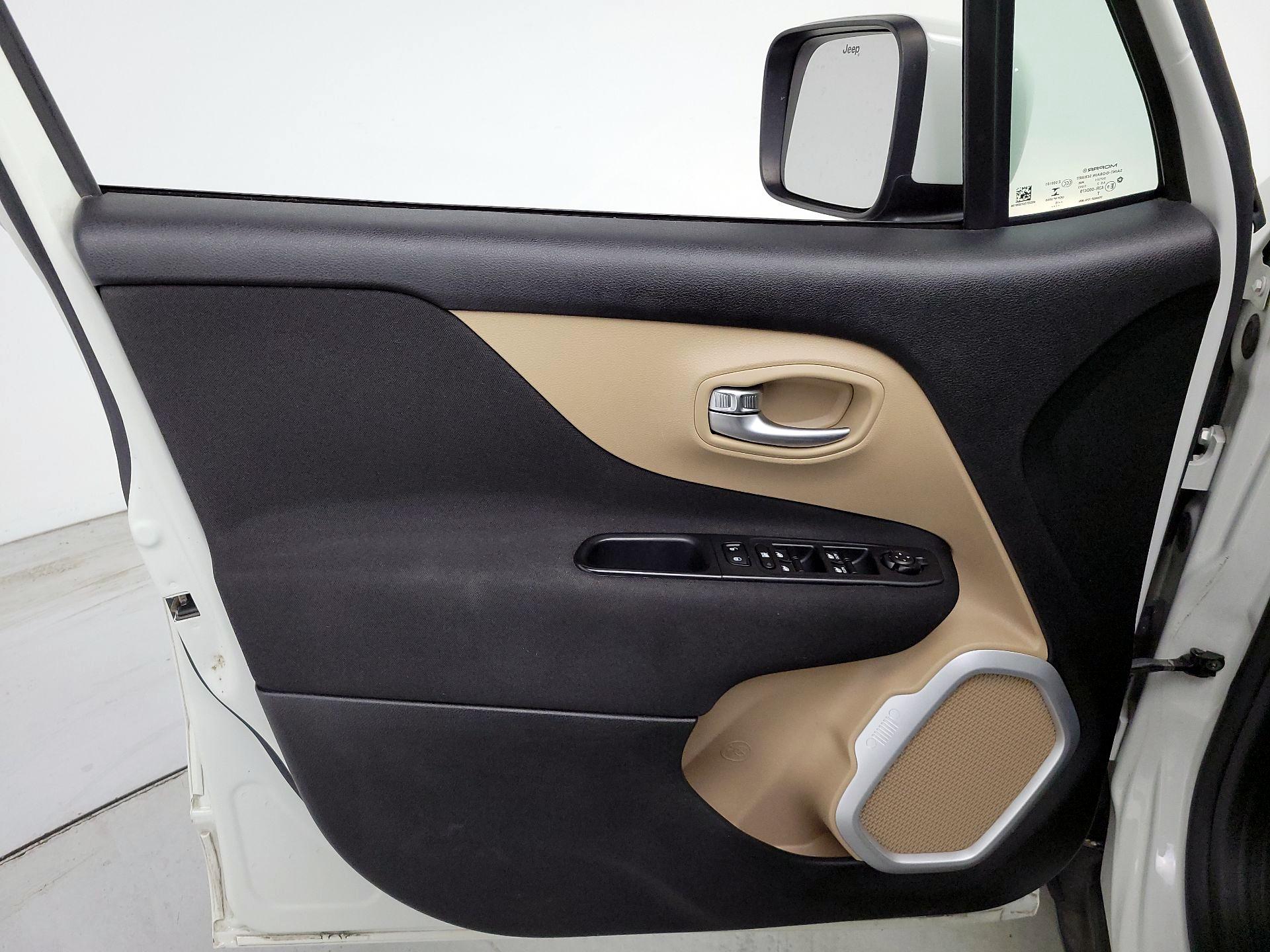 Thumbnail: 2015 Jeep Renegade - 12