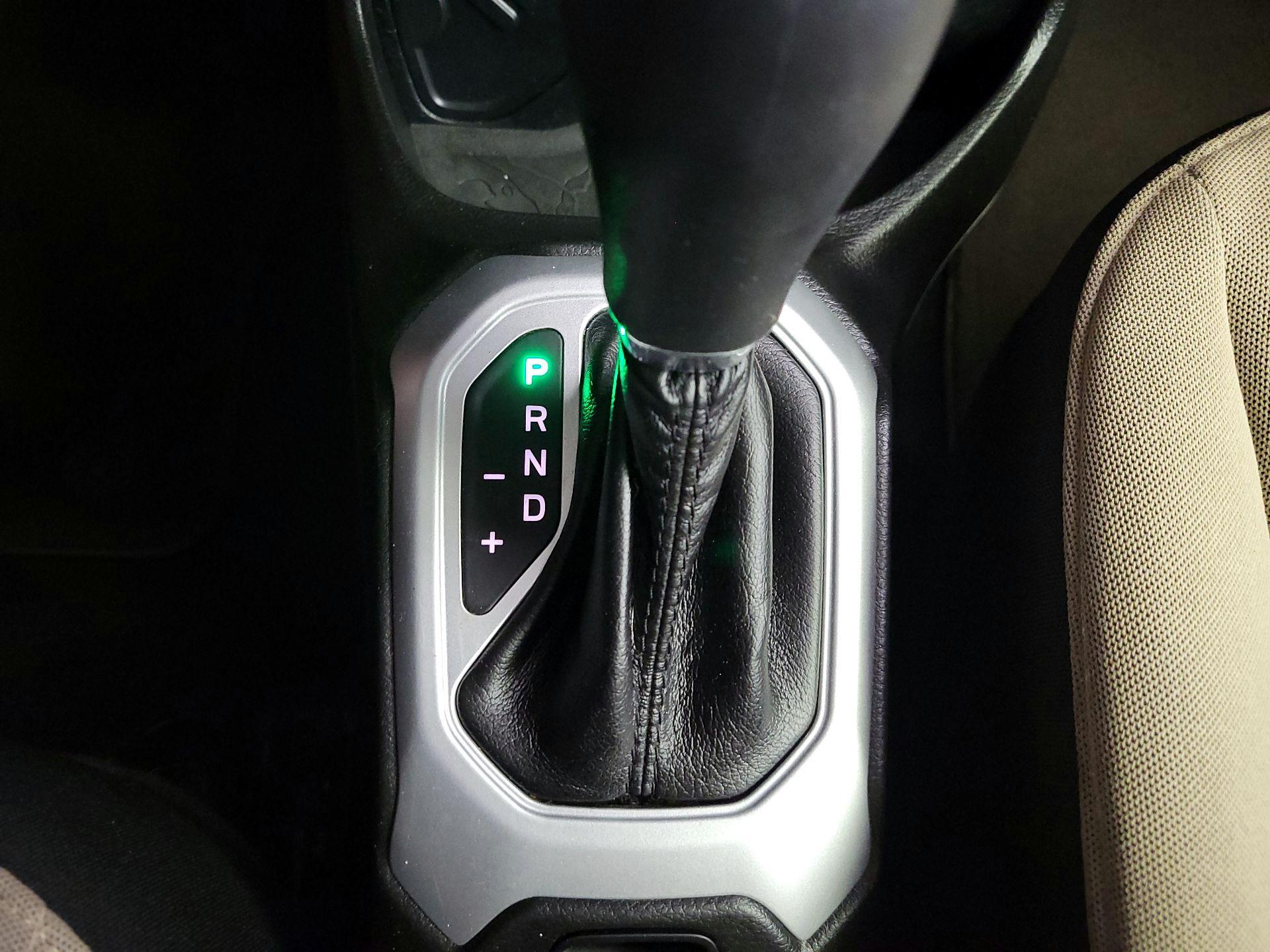 Thumbnail: 2015 Jeep Renegade - 17