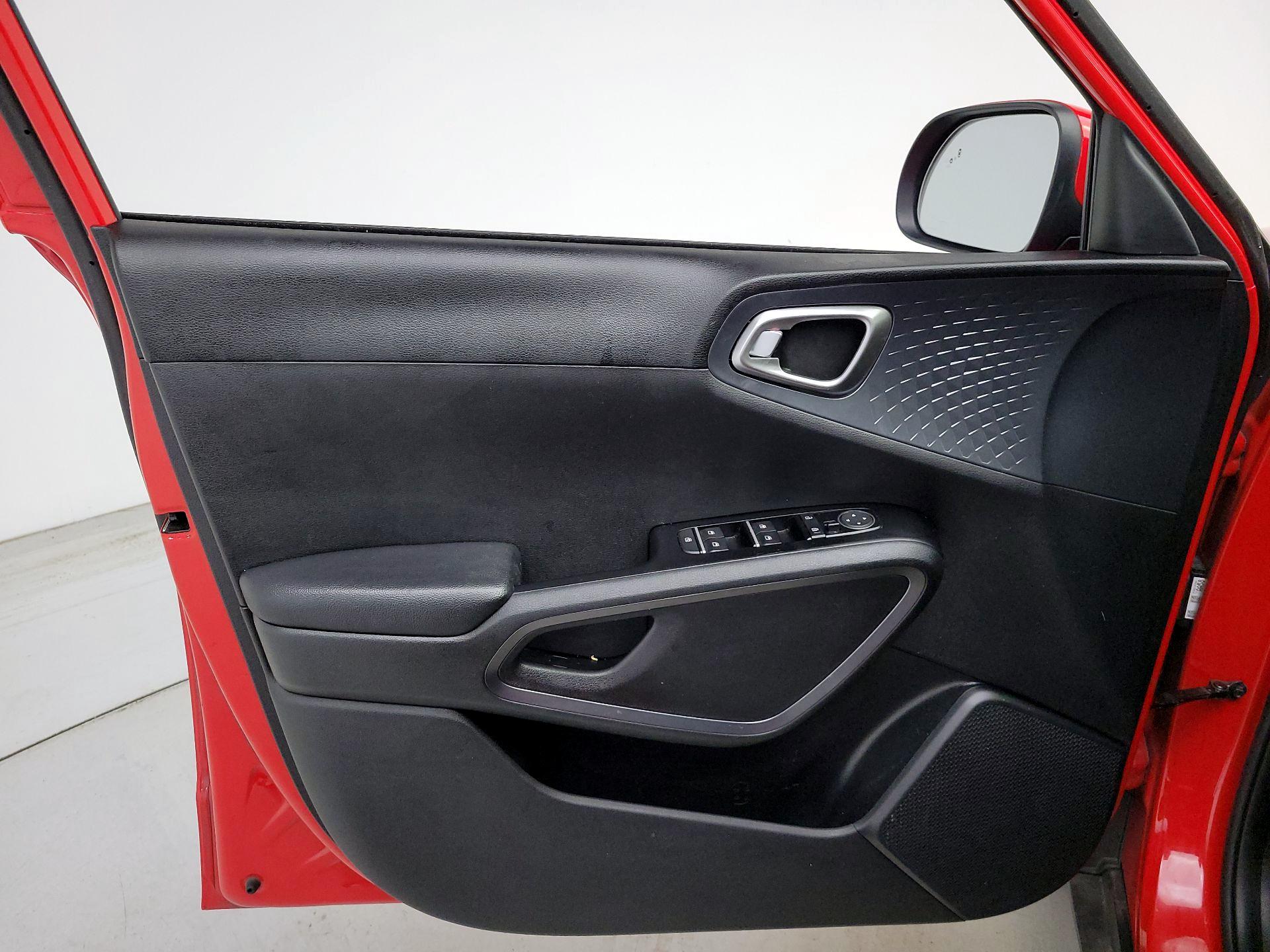 Thumbnail: 2020 Kia Soul - 12