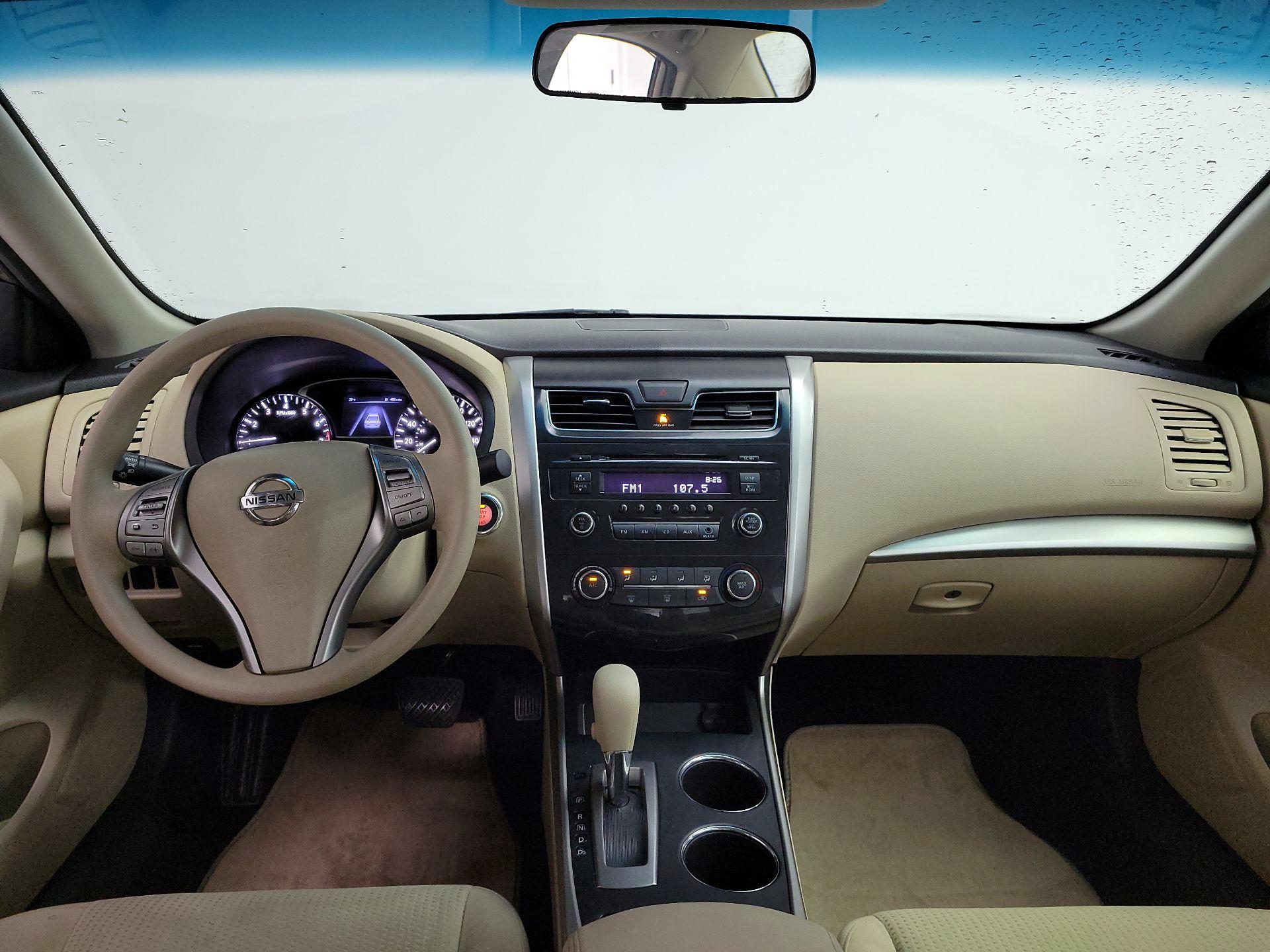 Thumbnail: 2015 Nissan Altima - 9