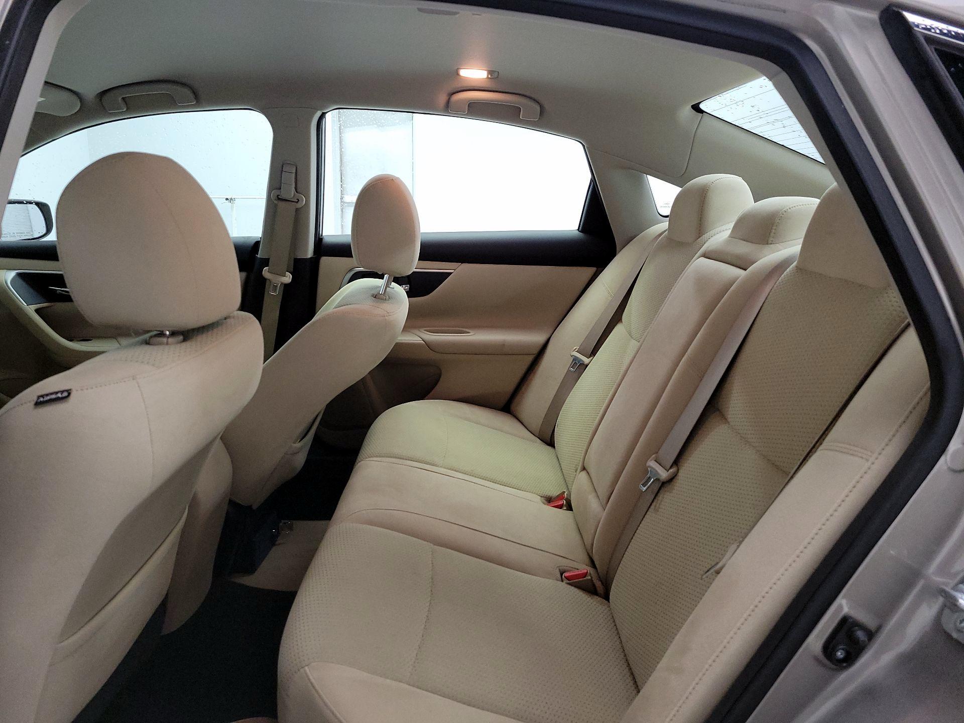 Thumbnail: 2015 Nissan Altima - 19