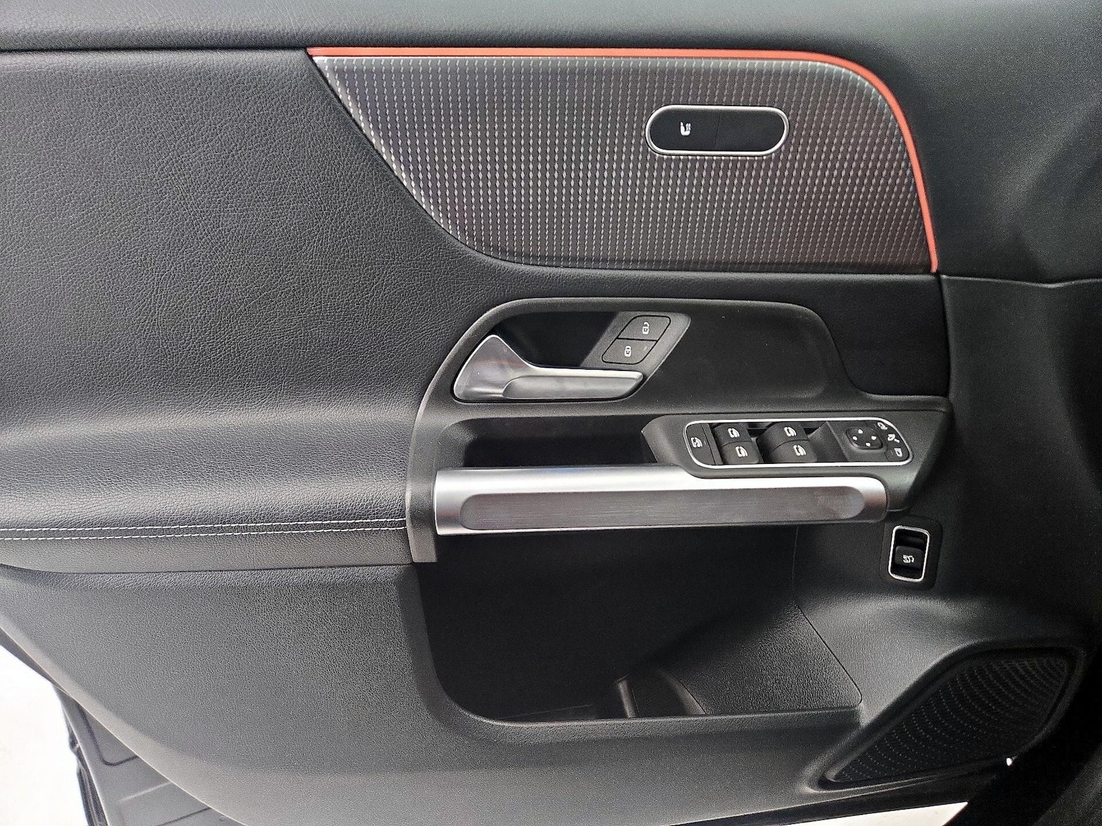 2022 Mercedes-Benz GLB Base - Photo 13