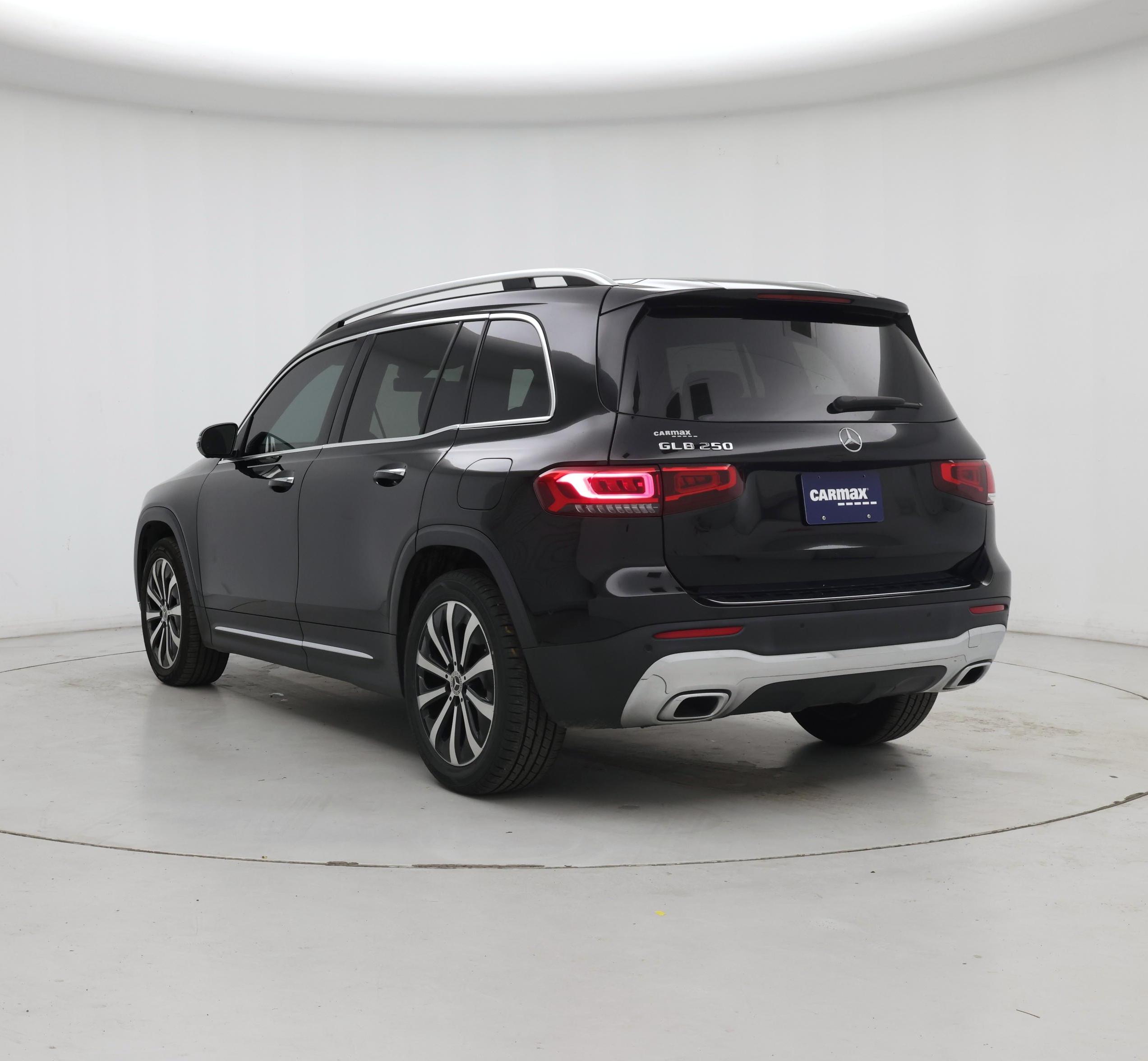 Thumbnail: 2022 Mercedes-Benz GLB - 2