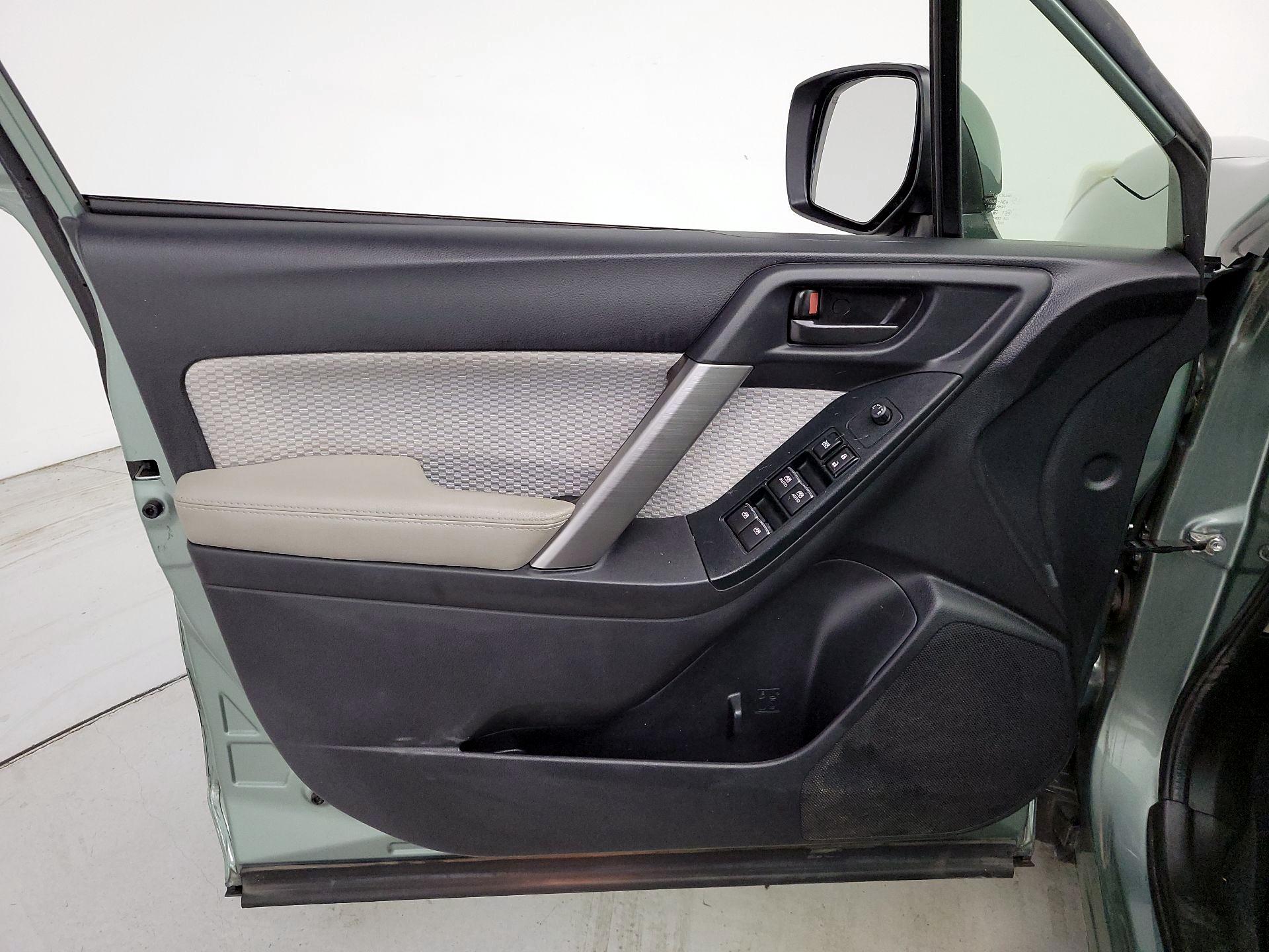 Thumbnail: 2017 Subaru Forester - 12