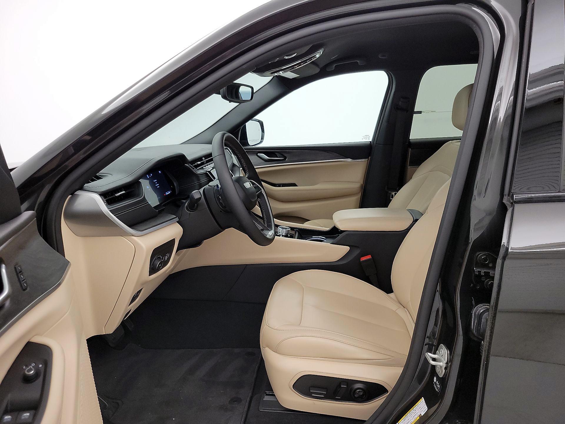 Thumbnail: 2024 Jeep Grand Cherokee - 11