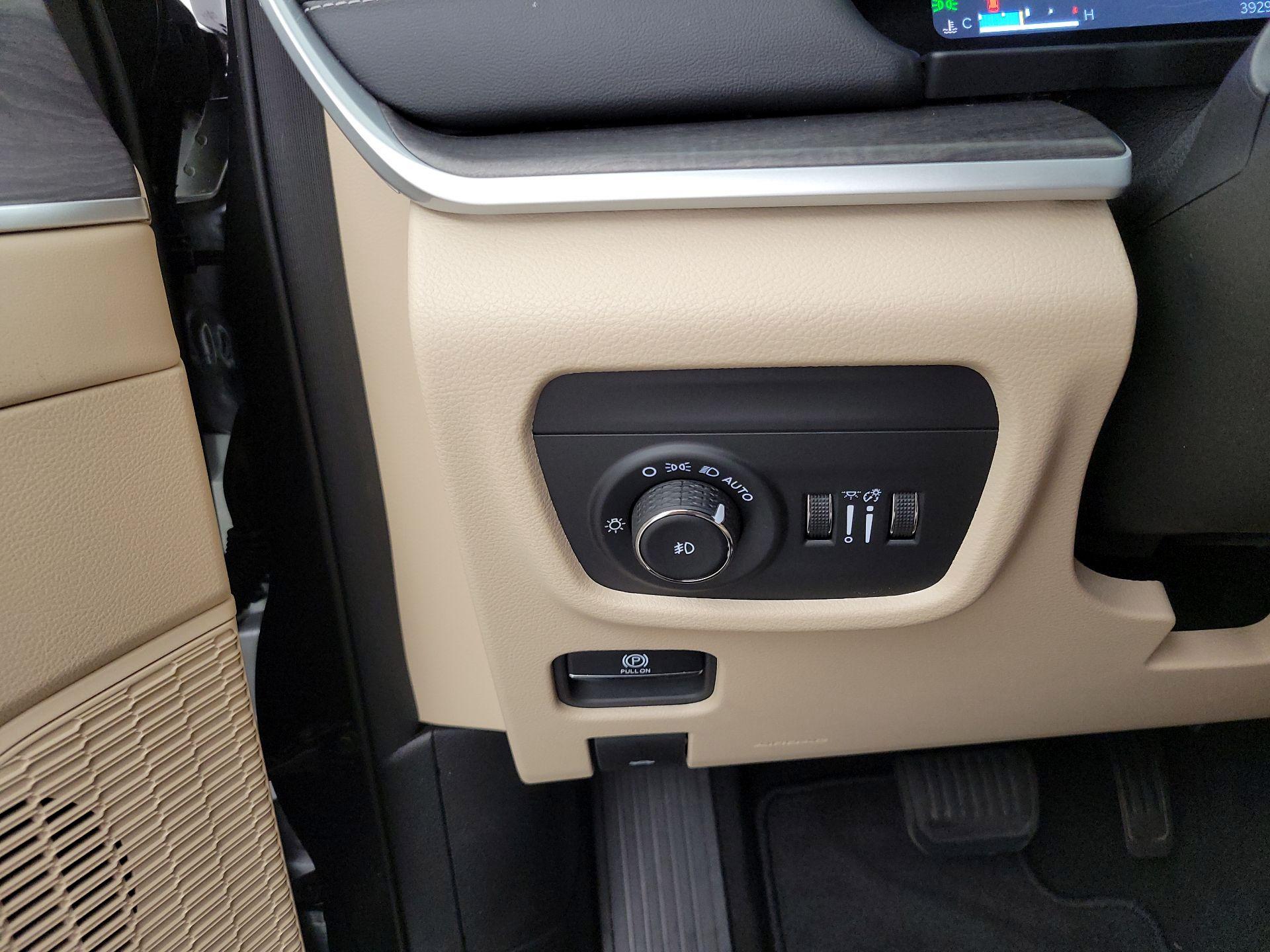 Thumbnail: 2024 Jeep Grand Cherokee - 13